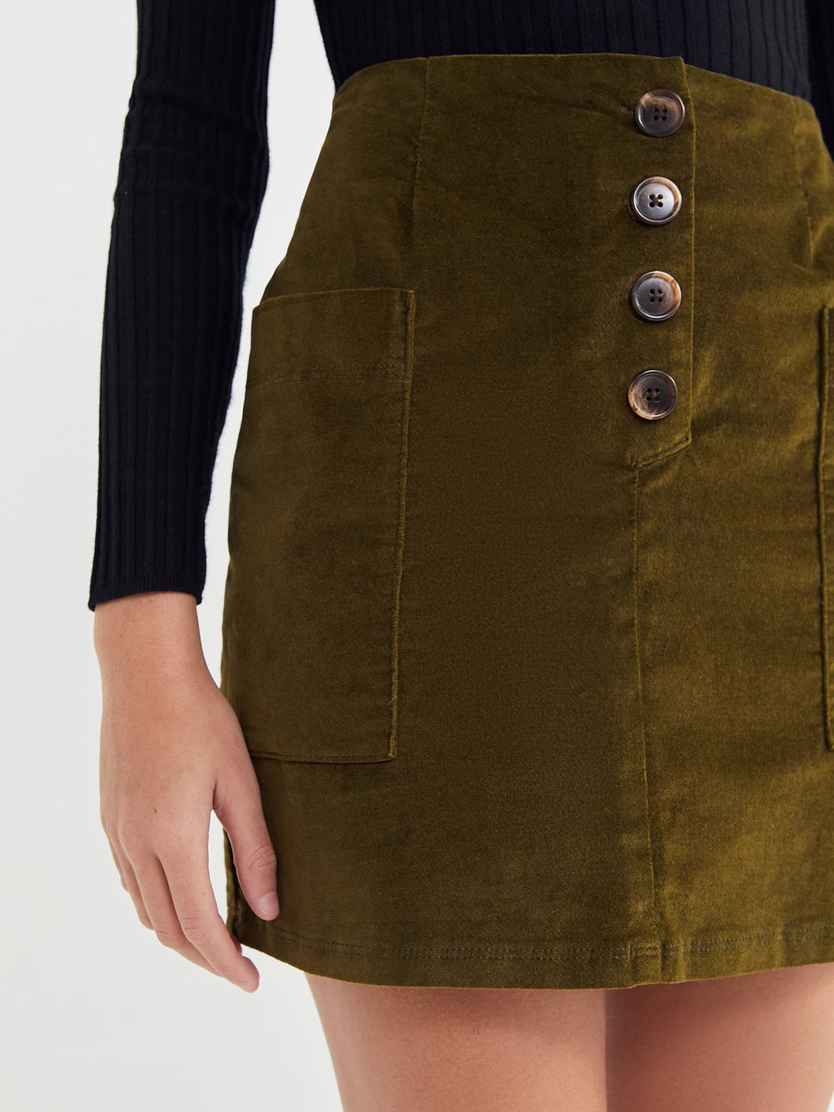  חצאית מיני קורדורוי עם כפתורים BDG של URBAN OUTFITTERS