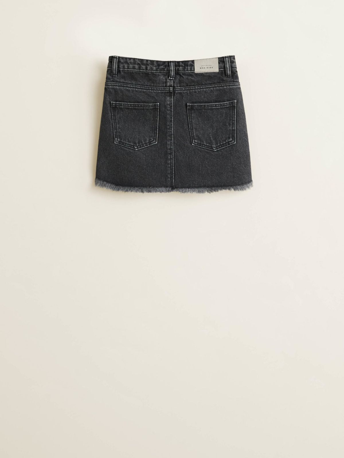  חצאית ג'ינס מיני עם סיומת פרומה של MANGO