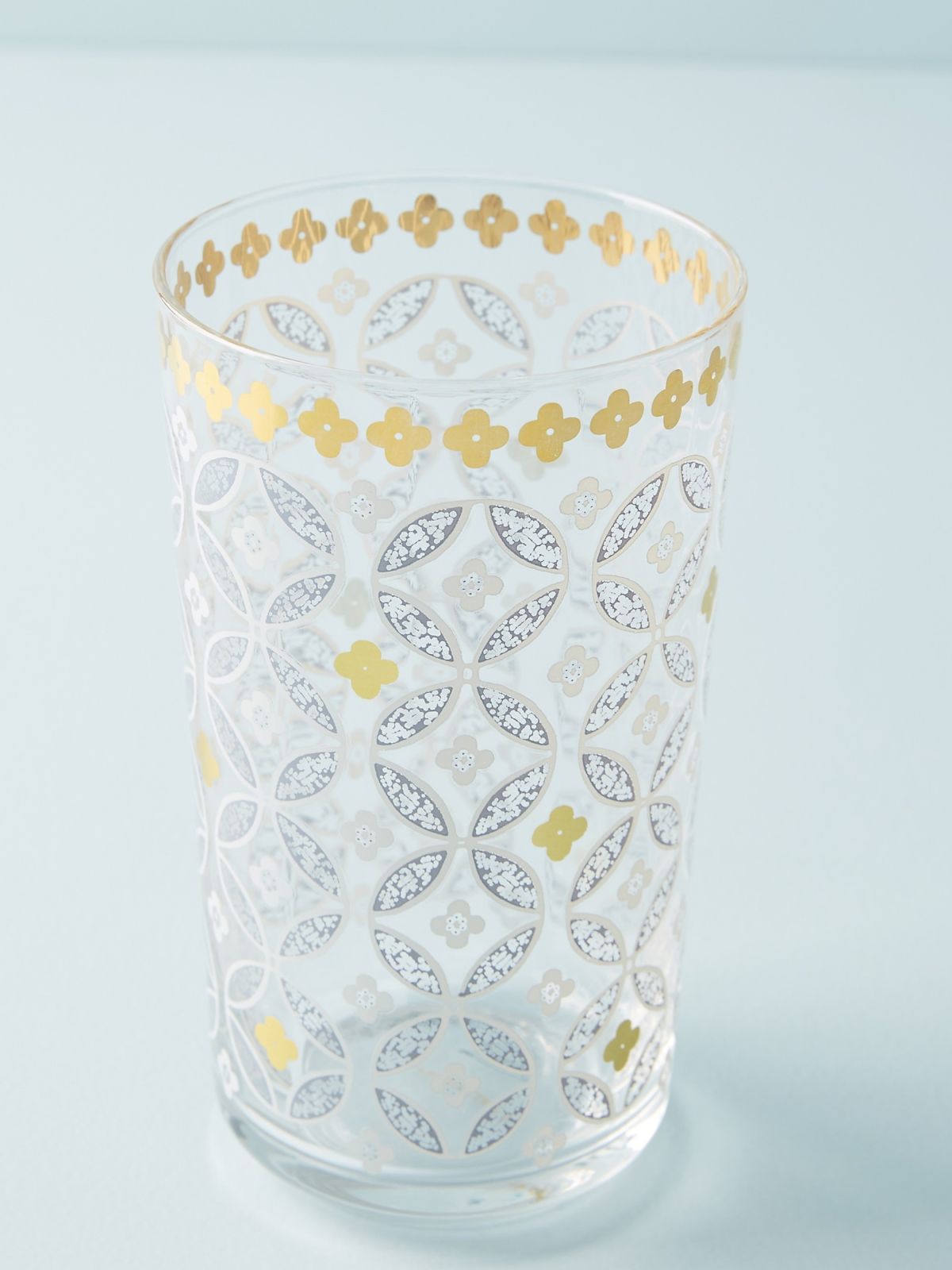  כוס זכוכית עם עיטורי פרחים וזהב של ANTHROPOLOGIE