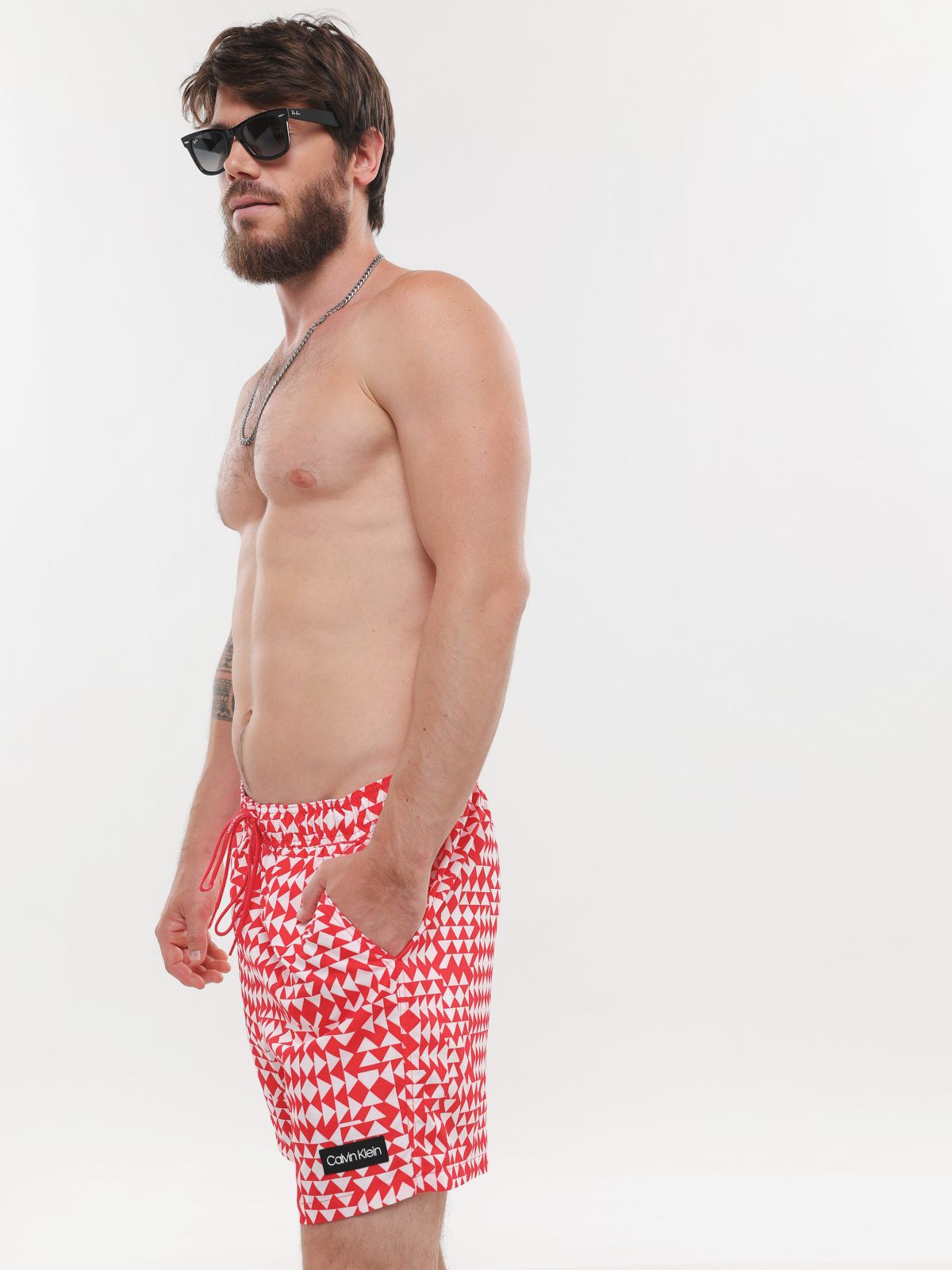  מכנסי בגד ים בהדפס גיאומטרי של CALVIN KLEIN