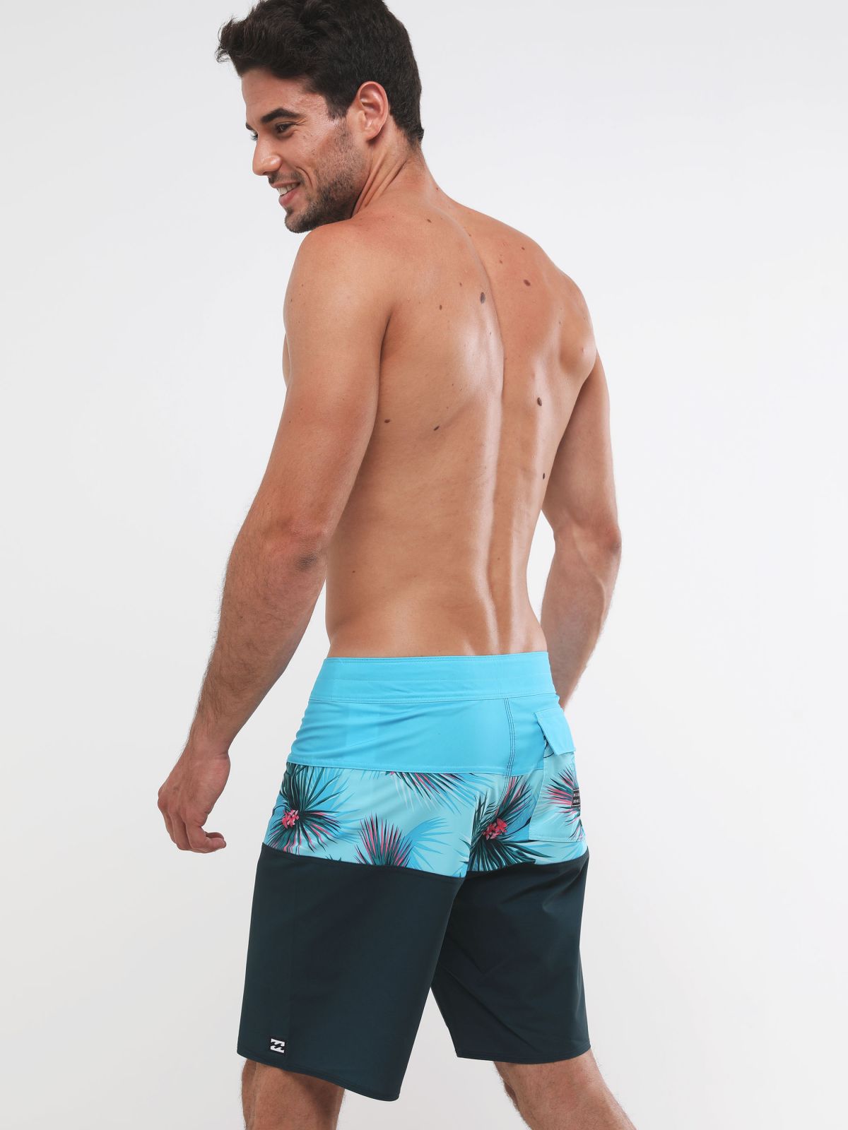  מכנסי בגד ים קולור בלוק בהדפס טרופי של BILLABONG
