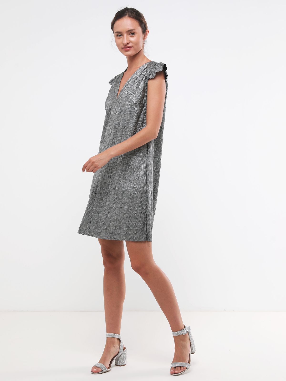  שמלת מיני גליטר עם מלמלה X שושיין של YANGA