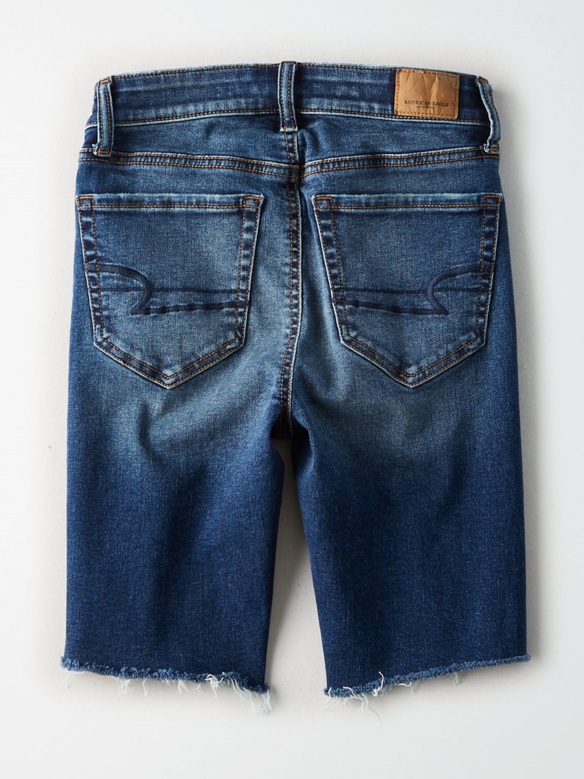  ג'ינס ברמודה בגזרה גבוהה עם שפשופים של AMERICAN EAGLE