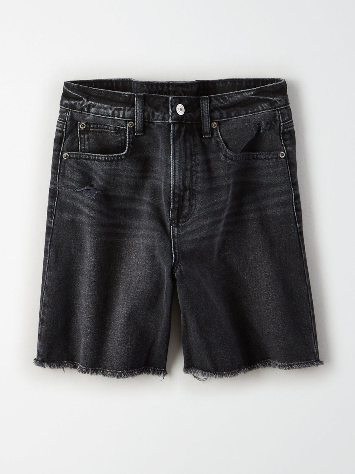  ג'ינס קצר בשטיפה כהה עם פרנזים / נשים של AMERICAN EAGLE