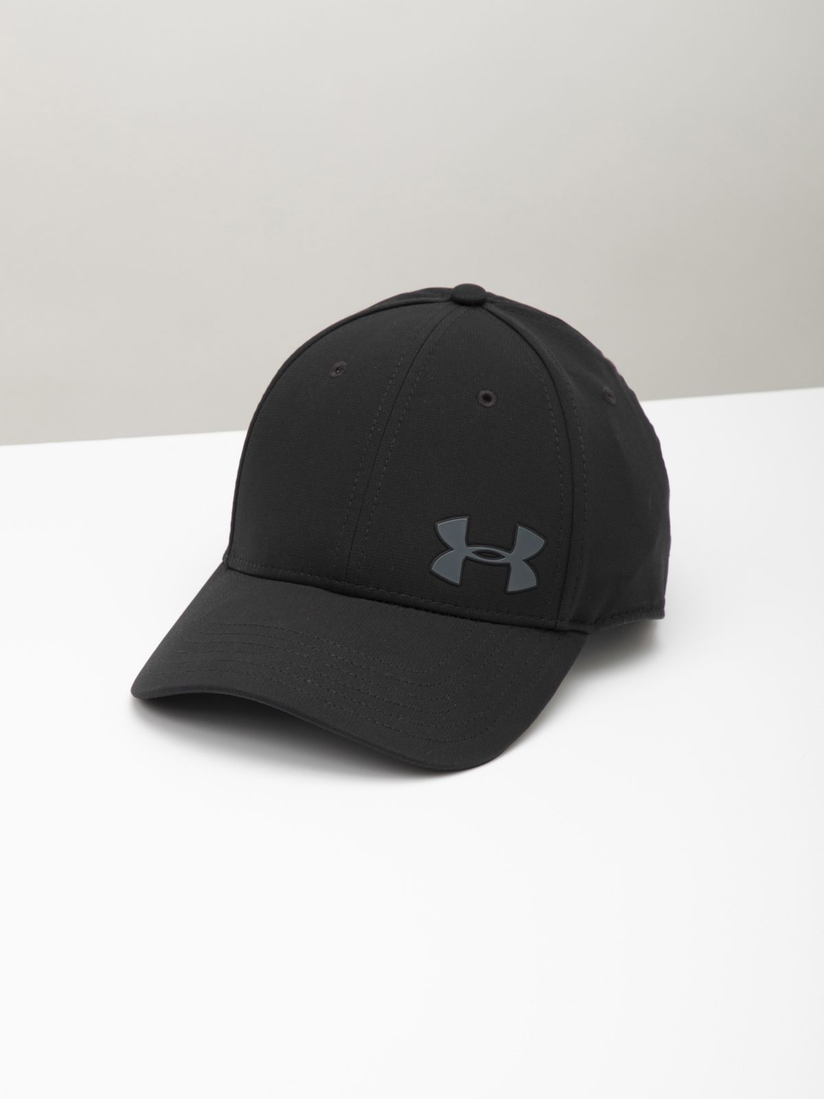  כובע מצחייה עם פאץ' לוגו של UNDER ARMOUR