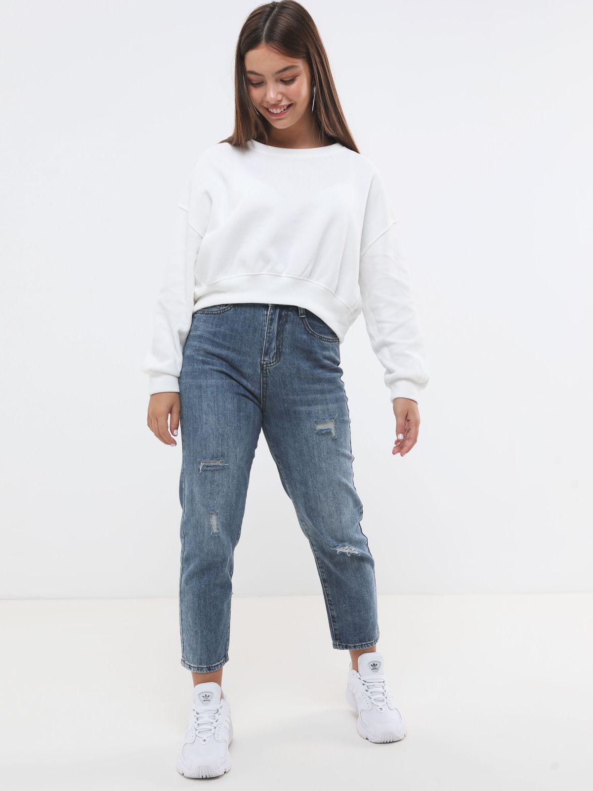  ג'ינס Mom בגזרה גבוהה עם קרעים של TERMINAL X
