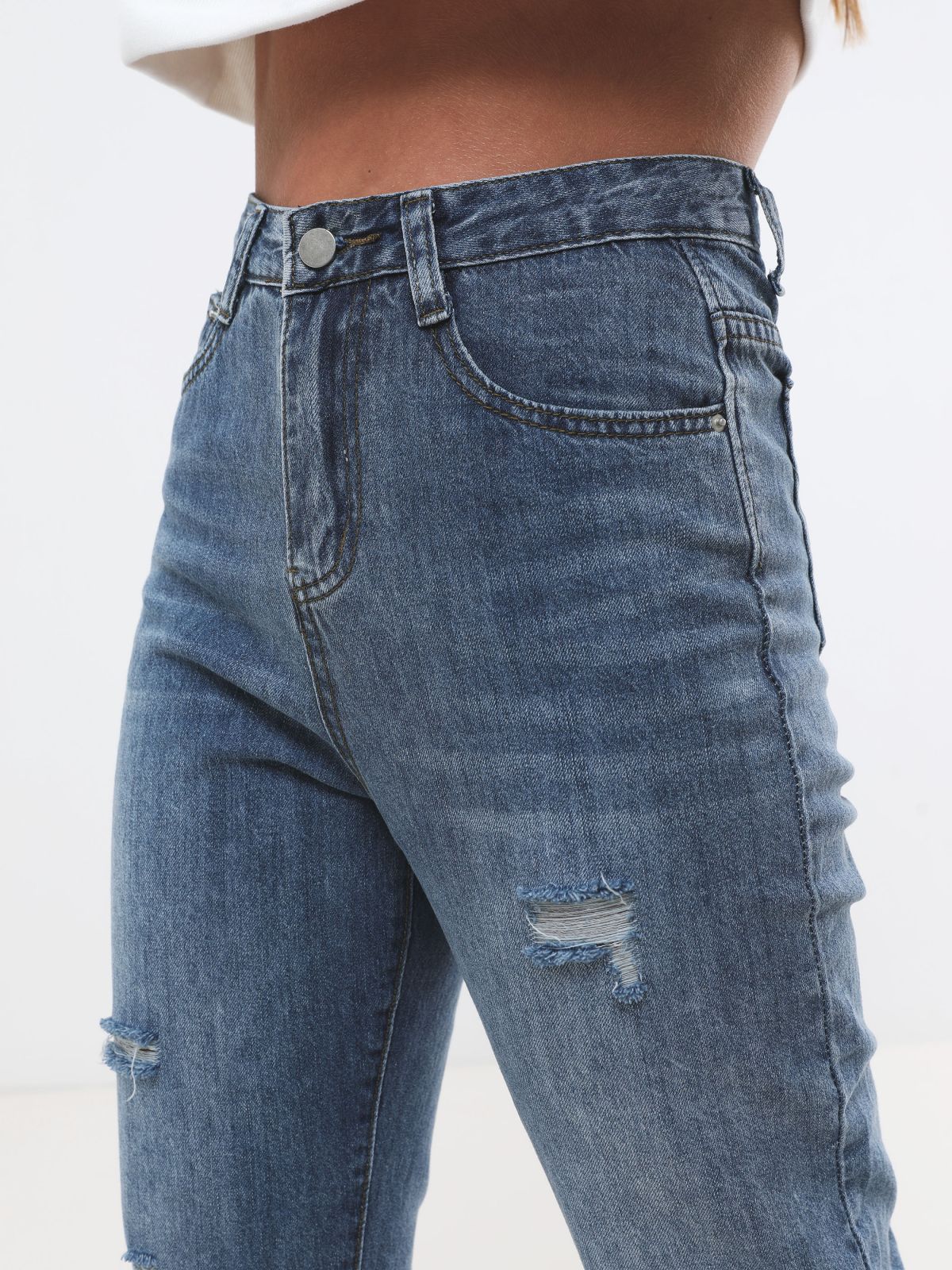  ג'ינס Mom בגזרה גבוהה עם קרעים של TERMINAL X