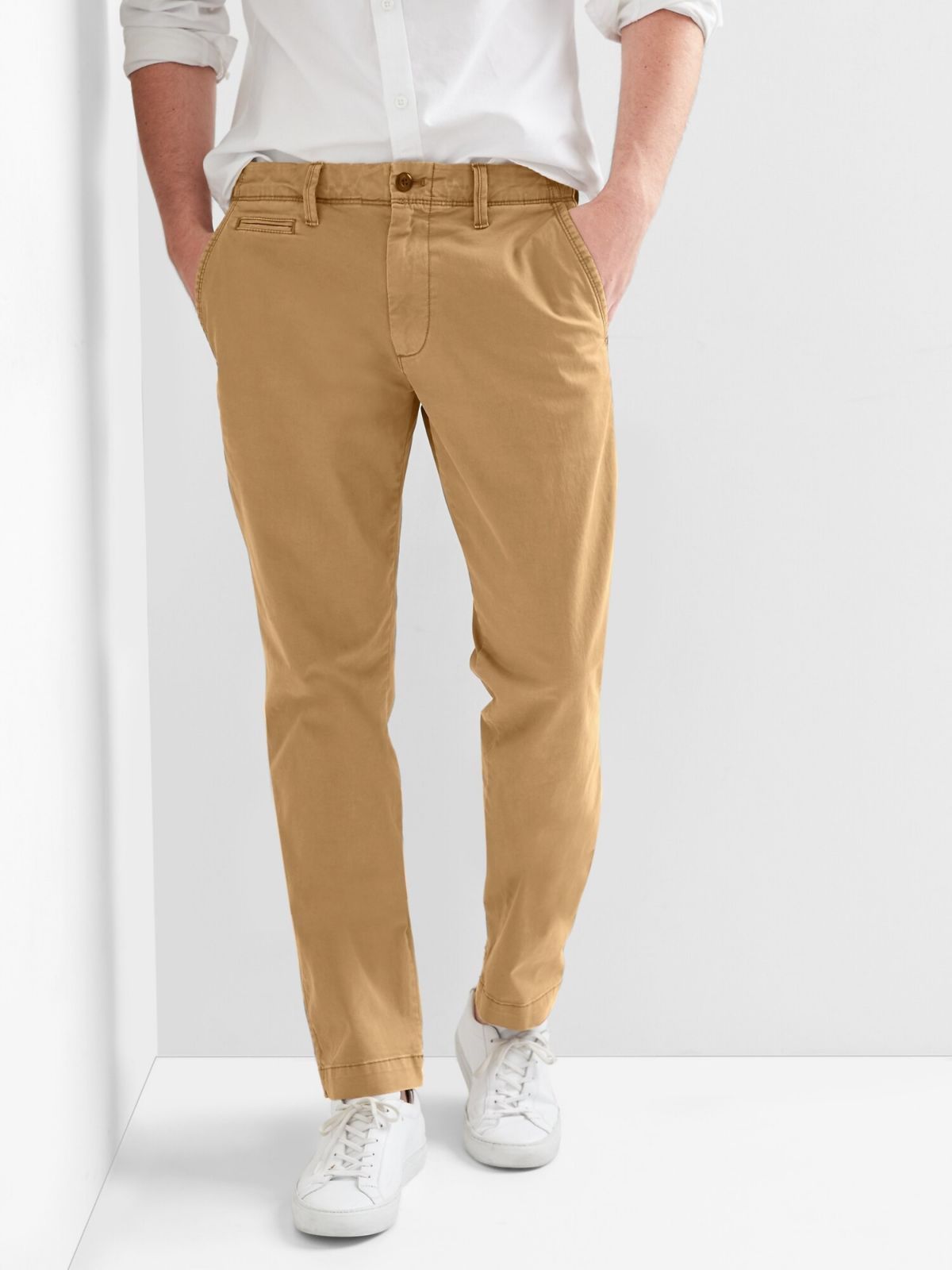  מכנסי Slim-Fit ארוכים / גברים של GAP