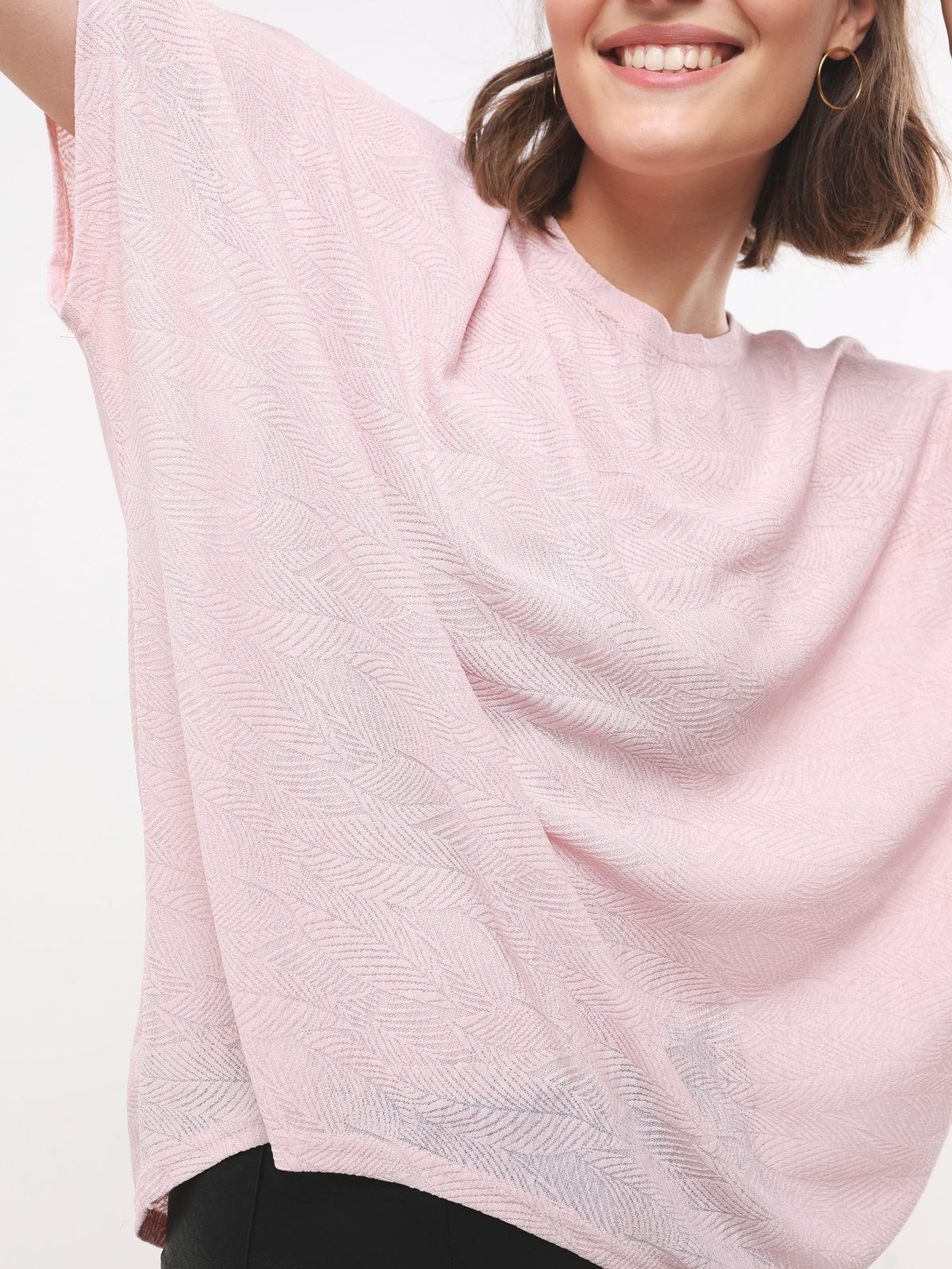  חולצת אוברסייז אסימטרית בדוגמת עלים של YANGA