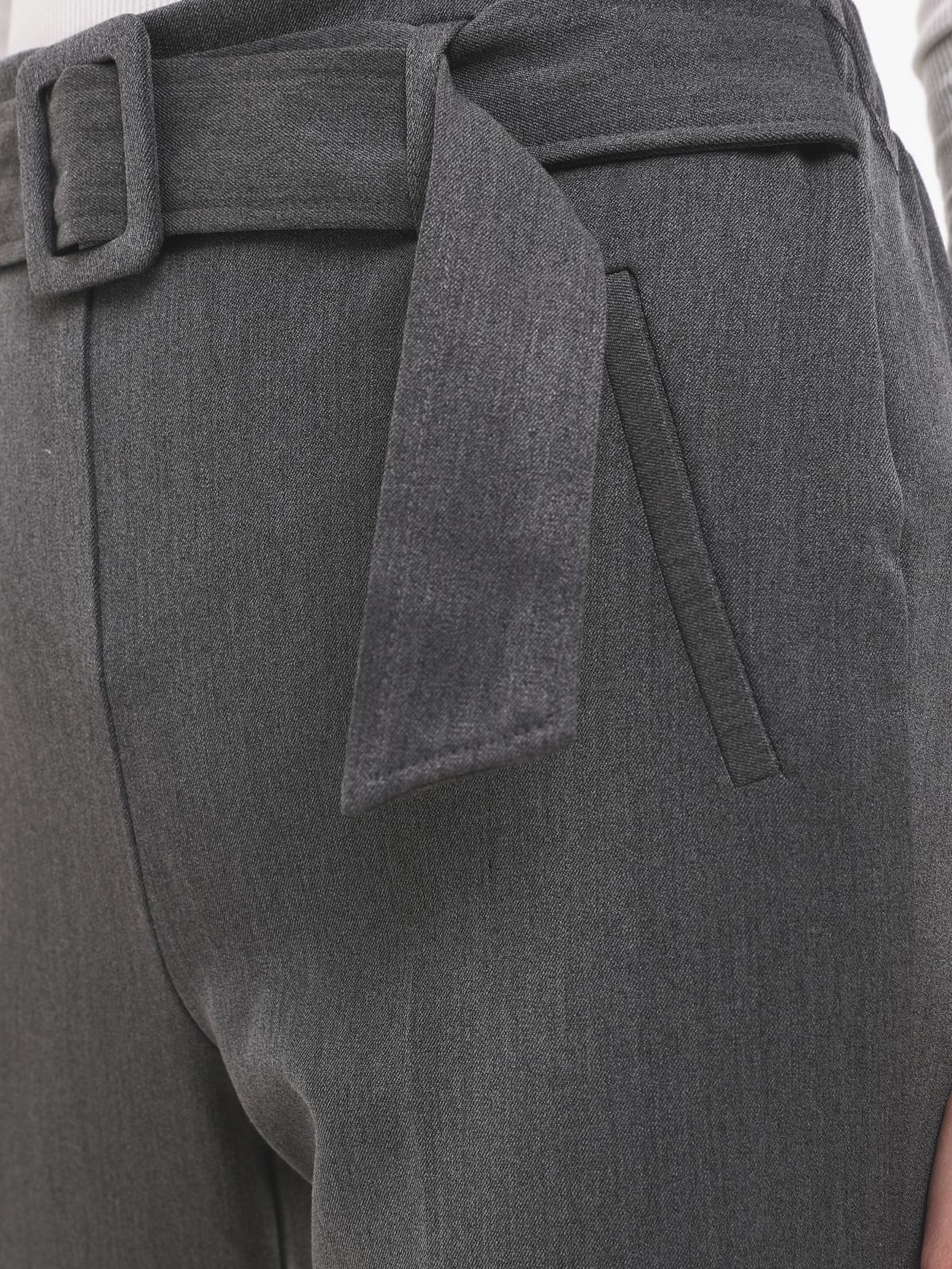  מכנסיים מחוייטים עם חגורה של TERMINAL X