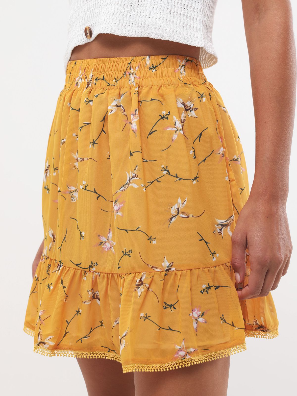  חצאית פפלום בהדפס פרחים עם עיטורי רקמה של YANGA