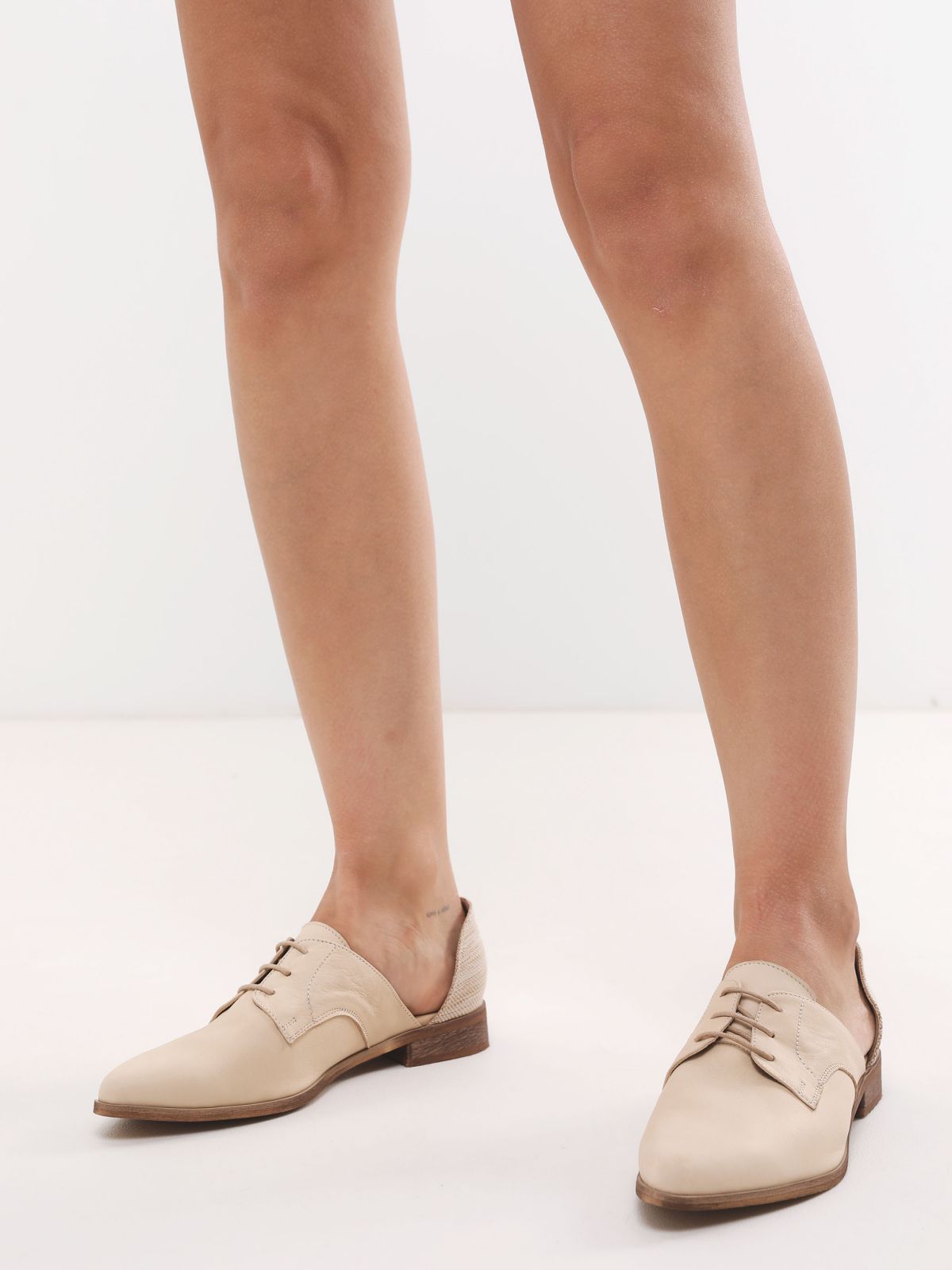  נעלי אוקספורד מעור עם פתחים בצדדים / נשים של YANGA
