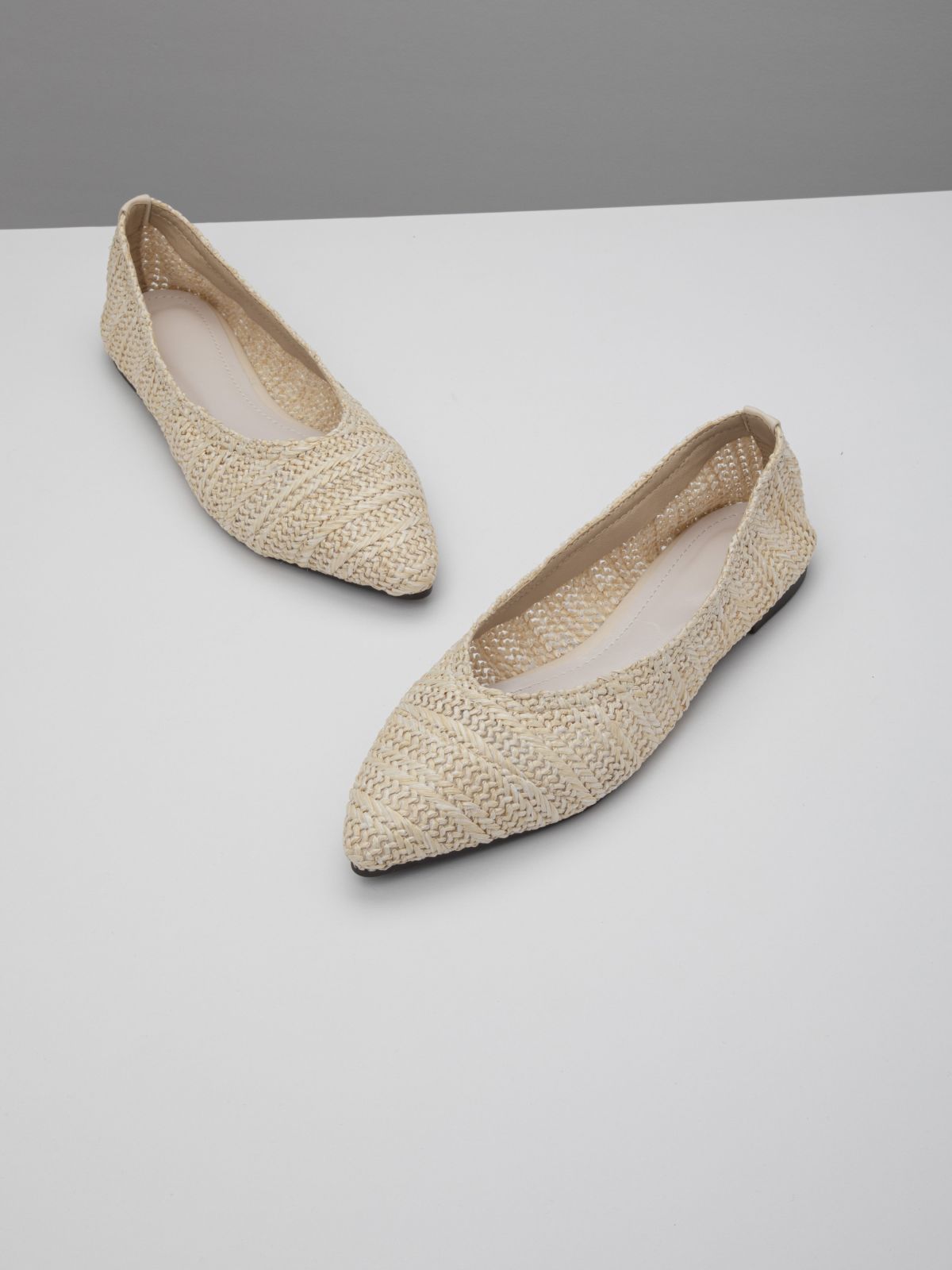  נעלי בובה בטקסטורת קליעה / נשים של TERMINAL X