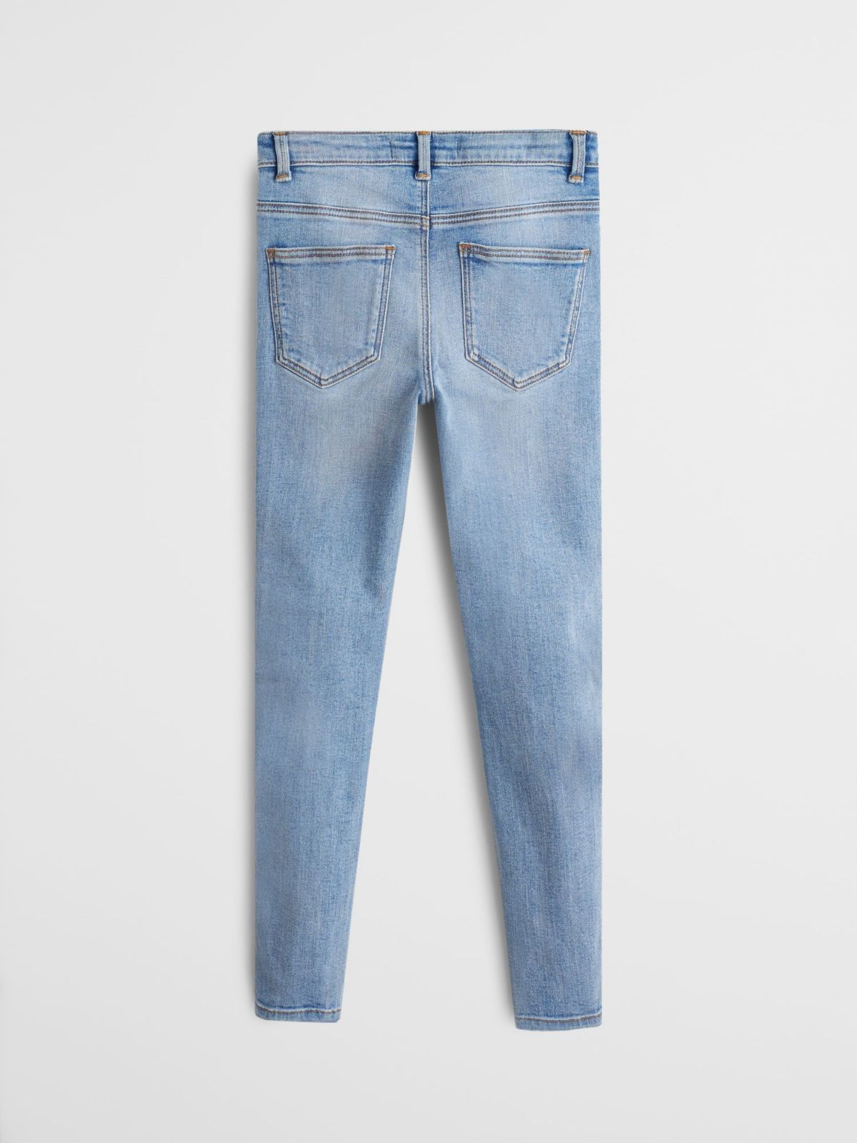  ג'ינס סקיני בגזרה ישרה עם הבהרה של MANGO