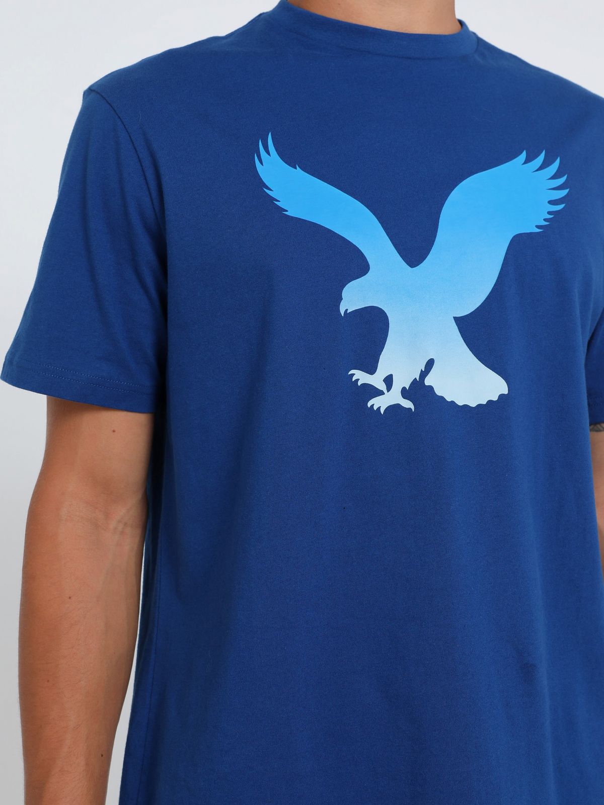 טי שירט עם הדפס לוגו של AMERICAN EAGLE