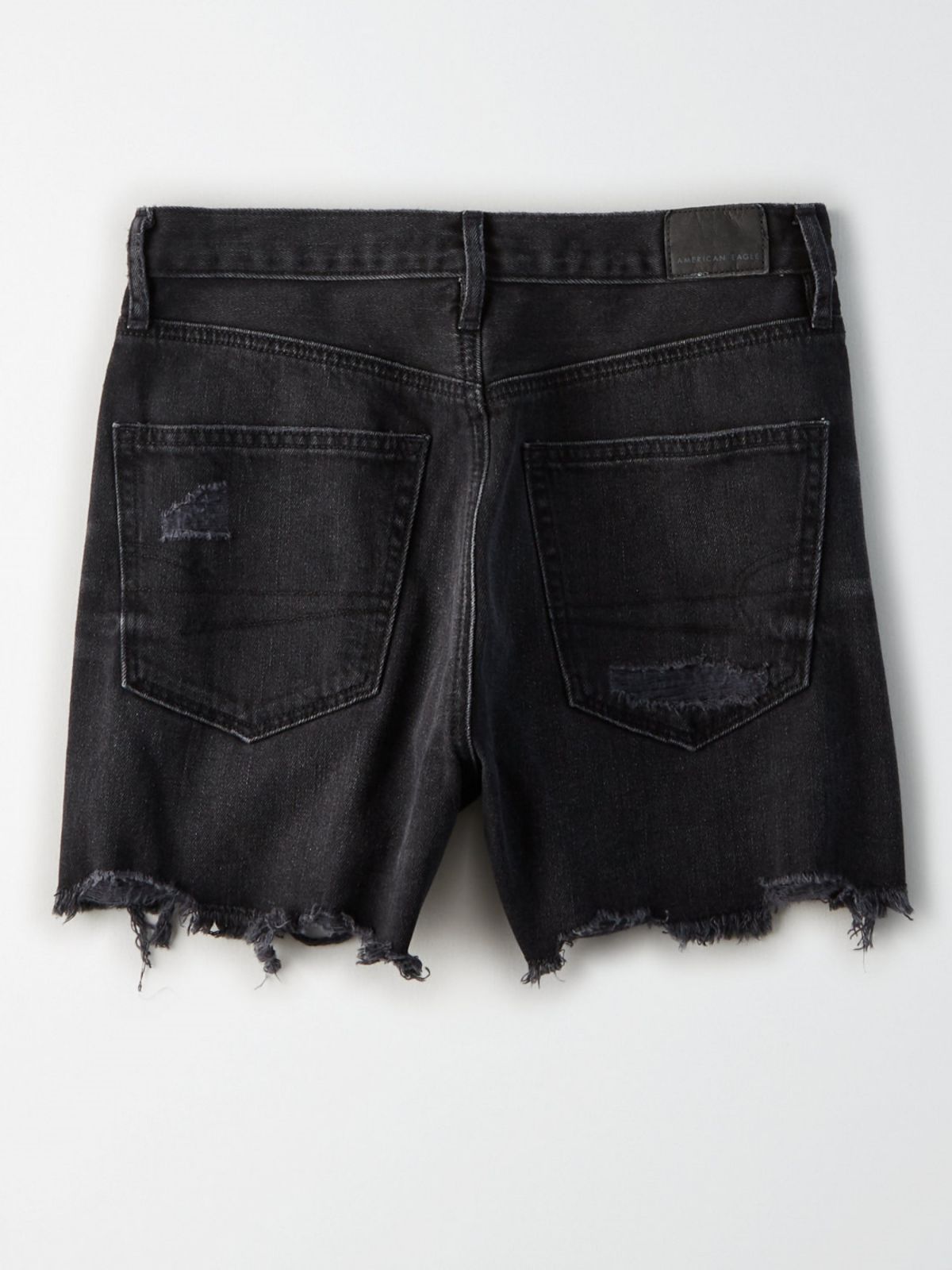  ג'ינס קצר עם קרעים וסיומת פרומה של AMERICAN EAGLE