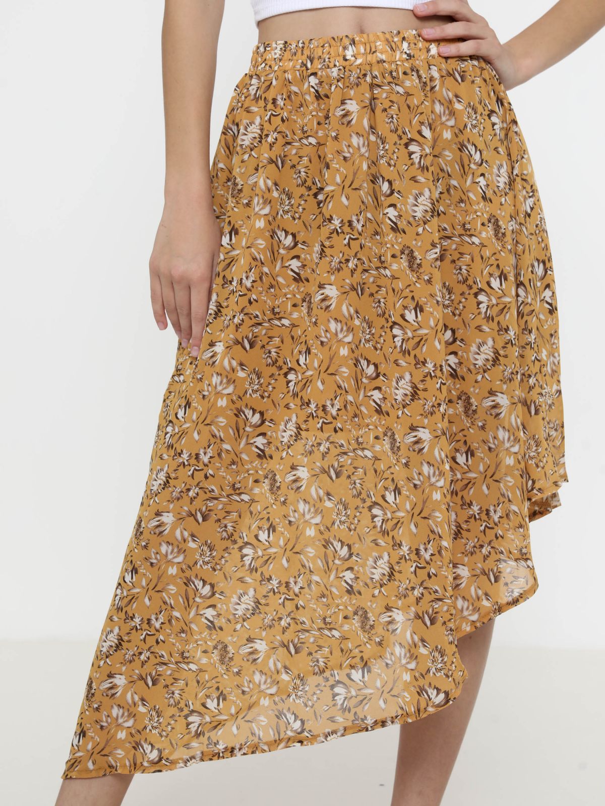  חצאית מידי אסימטרית בהדפס פרחים של YANGA