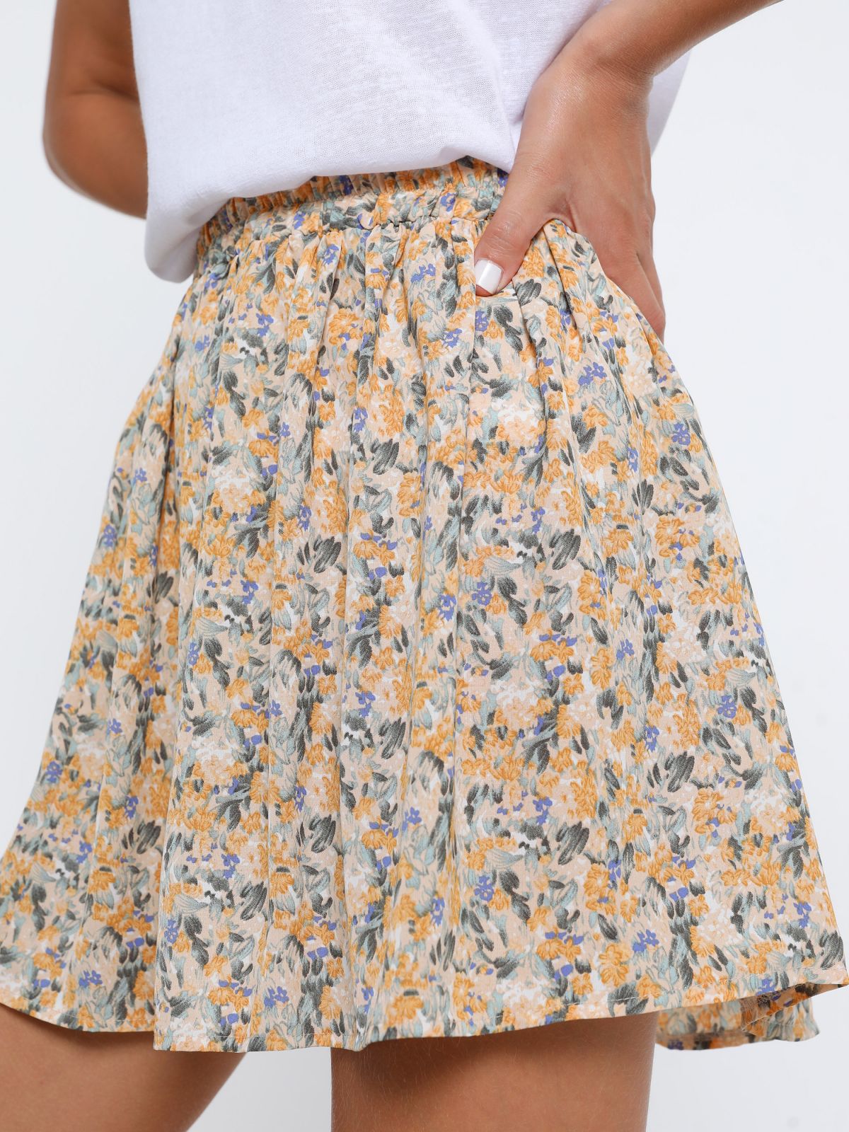  חצאית מיני בהדפס פרחים של YANGA