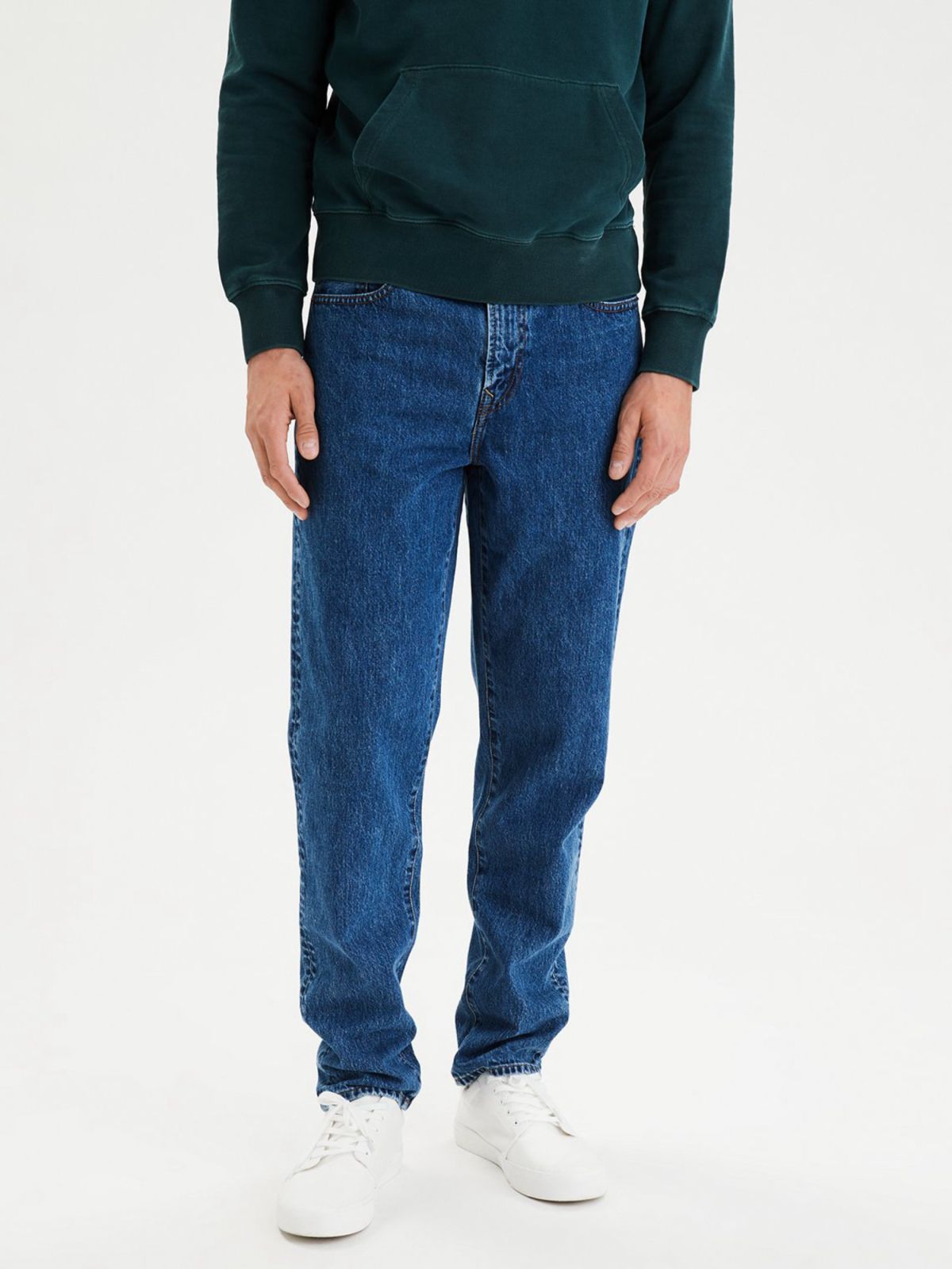  ג'ינס ארוך בגזרה רחבה של AMERICAN EAGLE