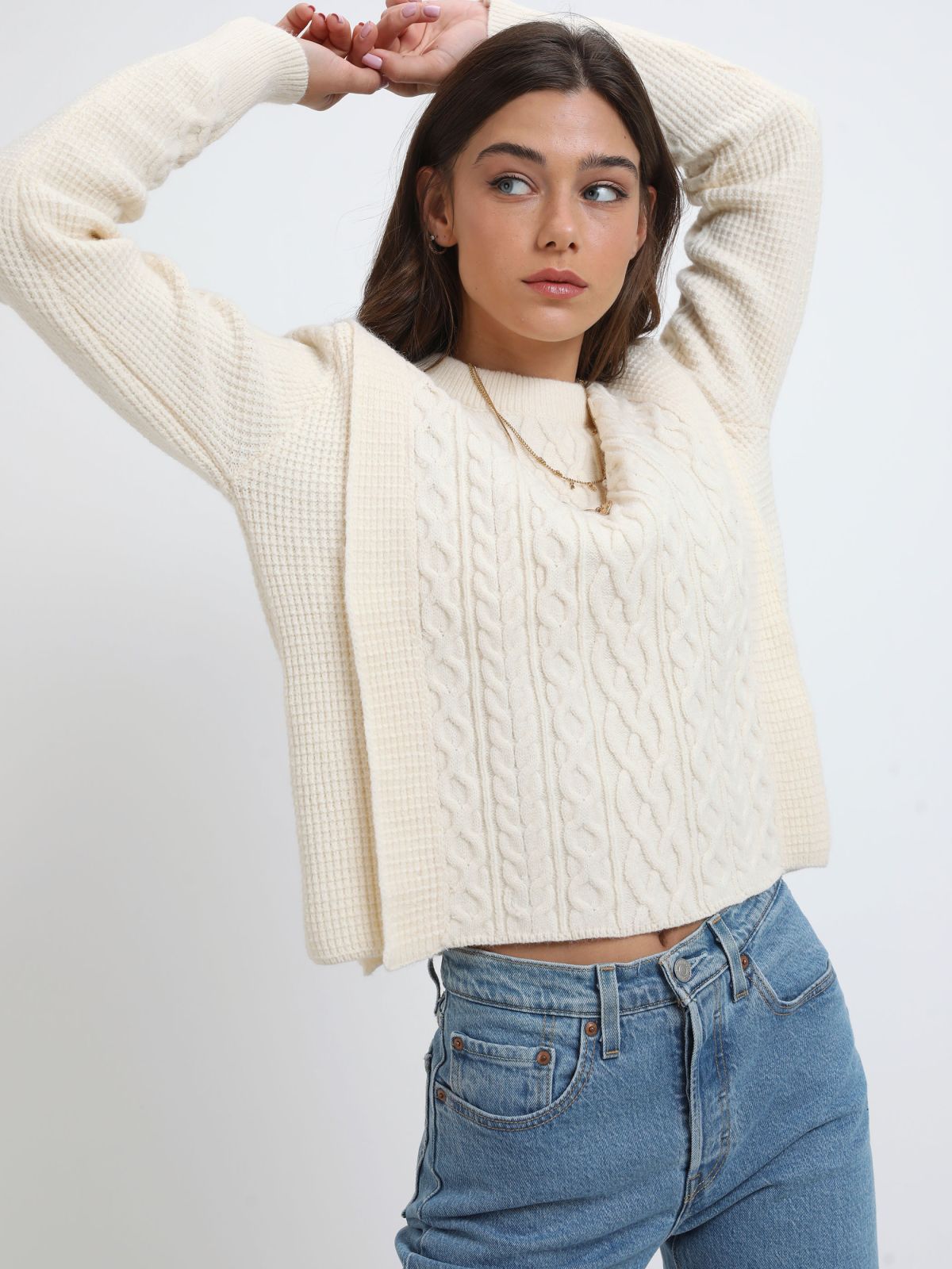  סוודר עם כריות כתפיים של TERMINAL X
