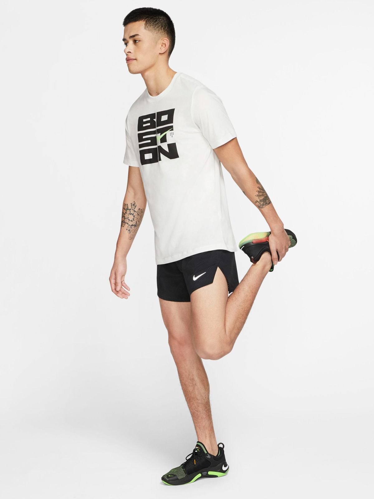  מכנסי ריצה עם לוגו Dri-Fit של NIKE