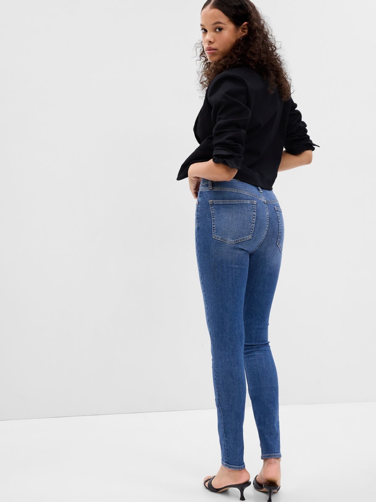  ג'ינס סקיני בגזרה גבוהה של GAP