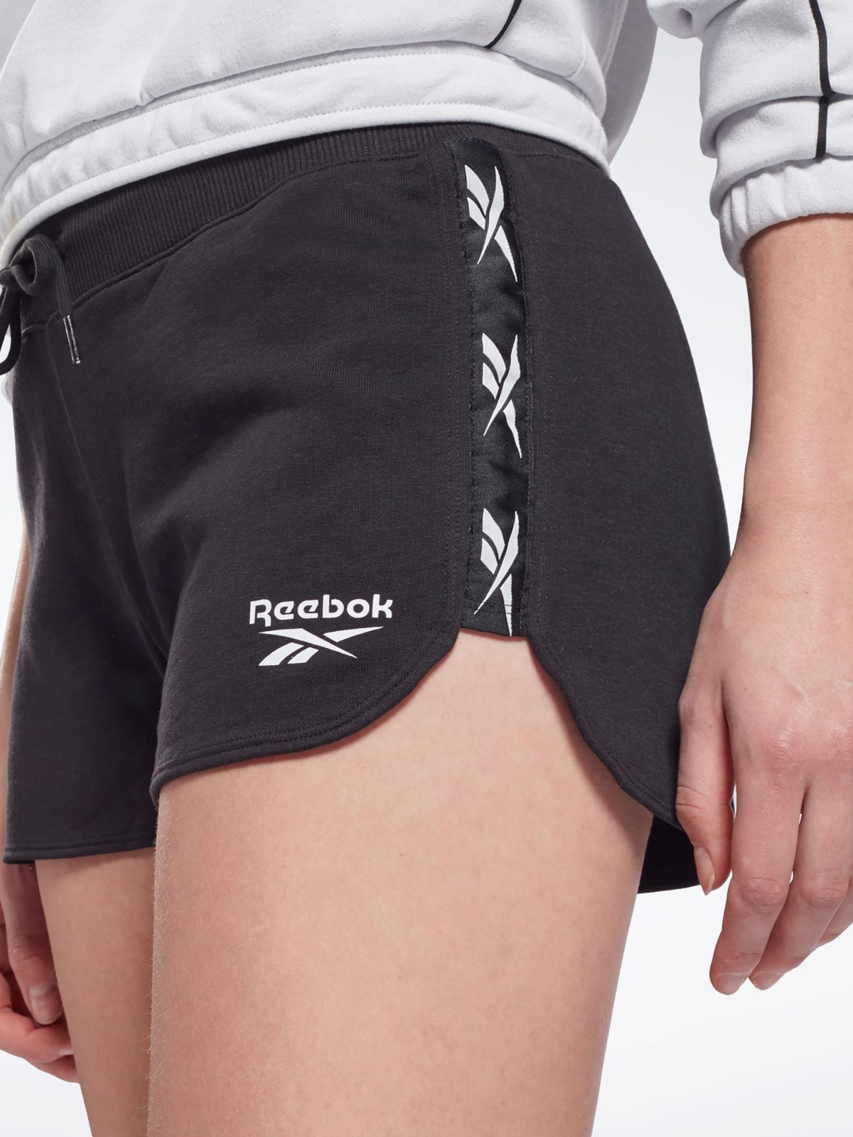  מכנסיים קצרים פרנץ' טרי עם לוגו של REEBOK
