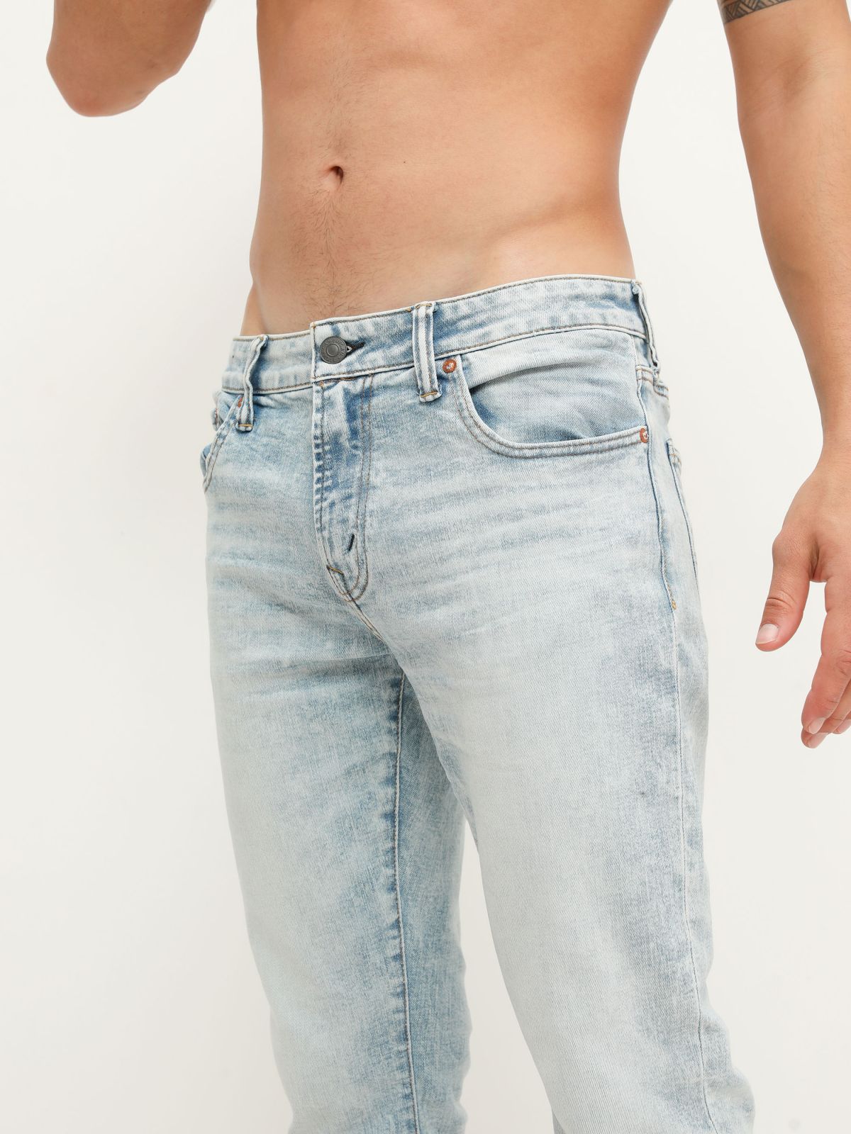  ג'ינס בגזרת Athletic skinny של AMERICAN EAGLE