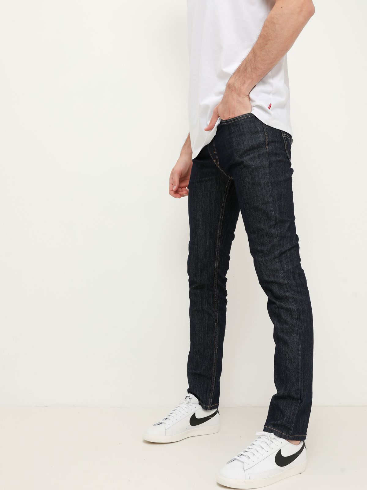  ג'ינס בגזרת Slim של LEVIS
