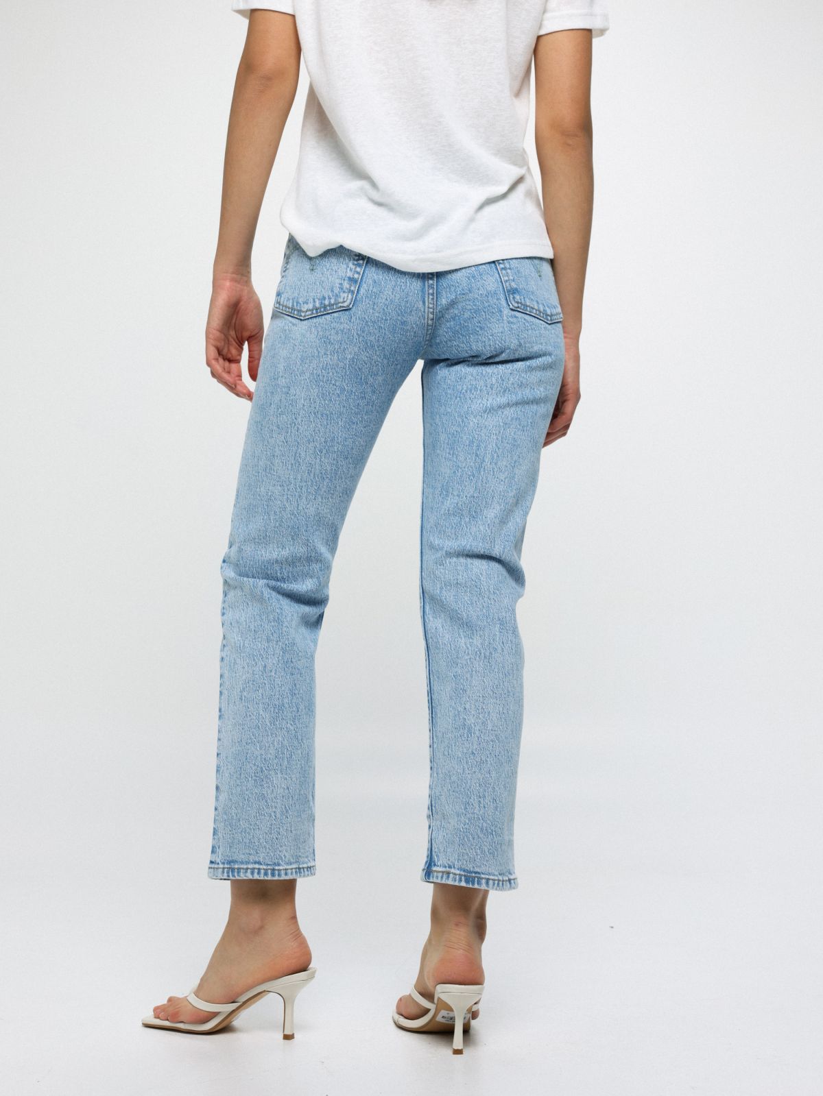  ג'ינס גבוה בשטיפה בהירה 501 CROP של LEVIS
