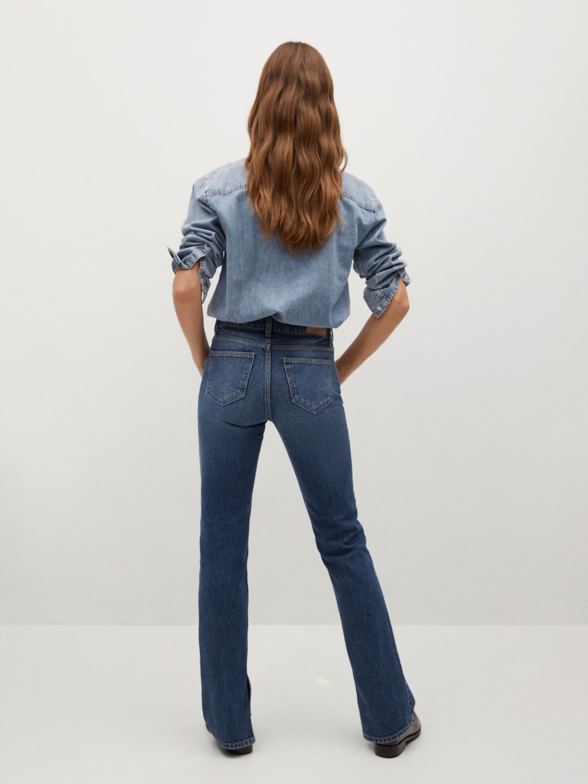  ג'ינס ארוך בסיומת שסע Bonny של MANGO