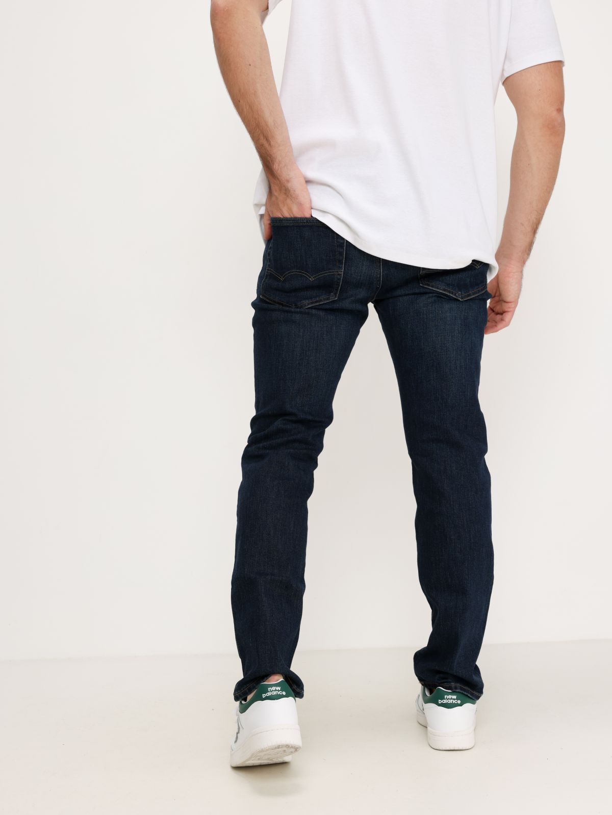  ג'ינס ארוך בשטיפה כהה של AMERICAN EAGLE