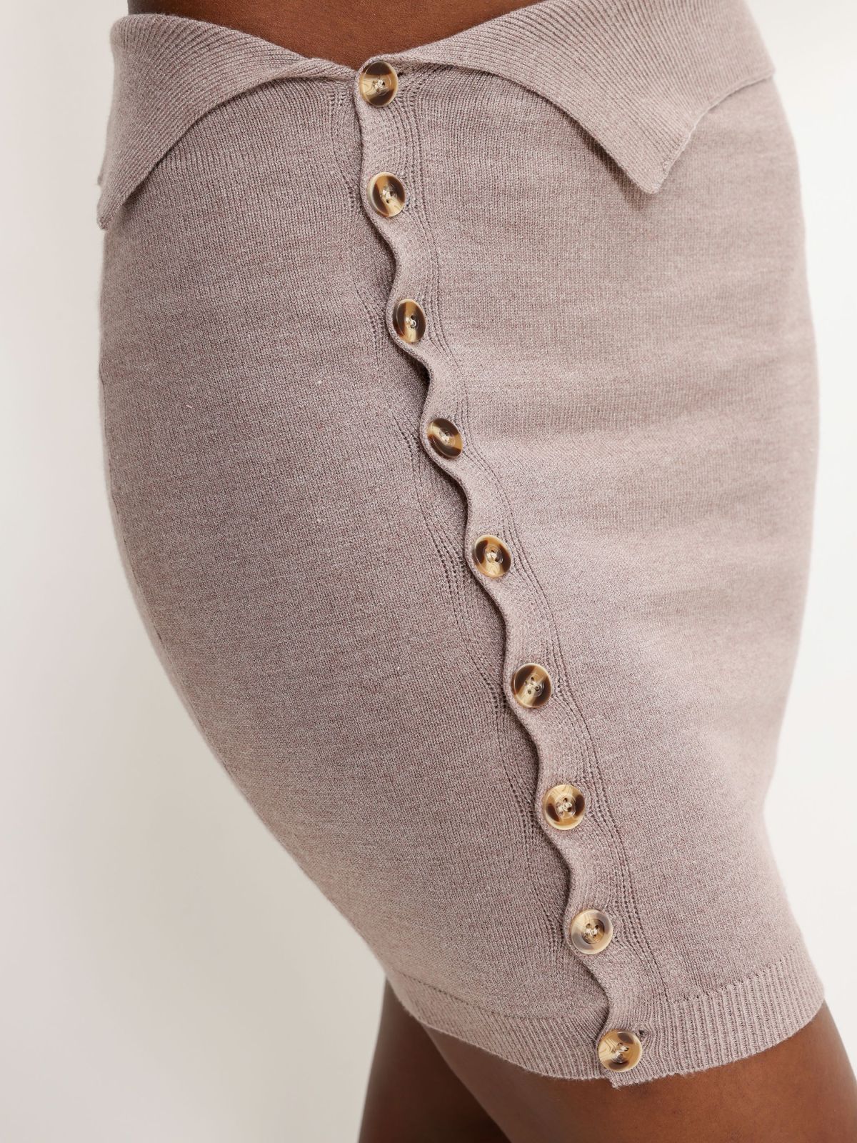  חצאית מיני סריג עם כפתורים של TERMINAL X