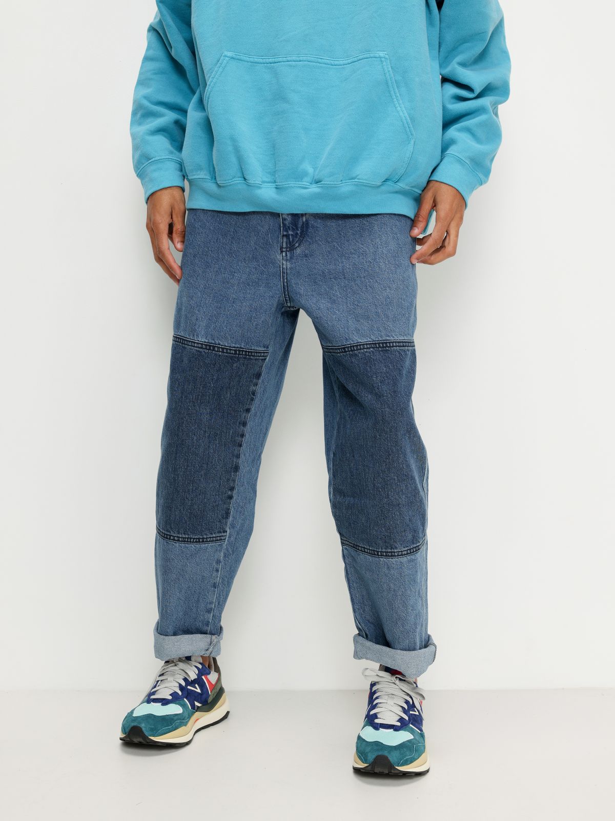  ג'ינס סקייט בגזרה רחבה של URBAN OUTFITTERS