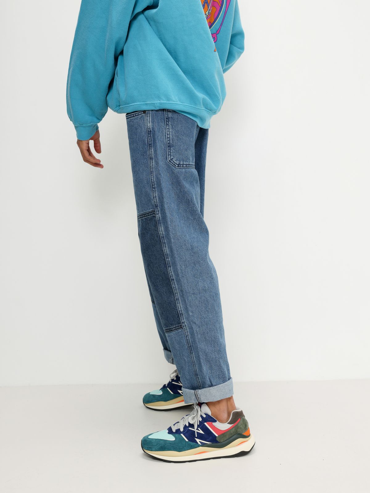  ג'ינס סקייט בגזרה רחבה של URBAN OUTFITTERS