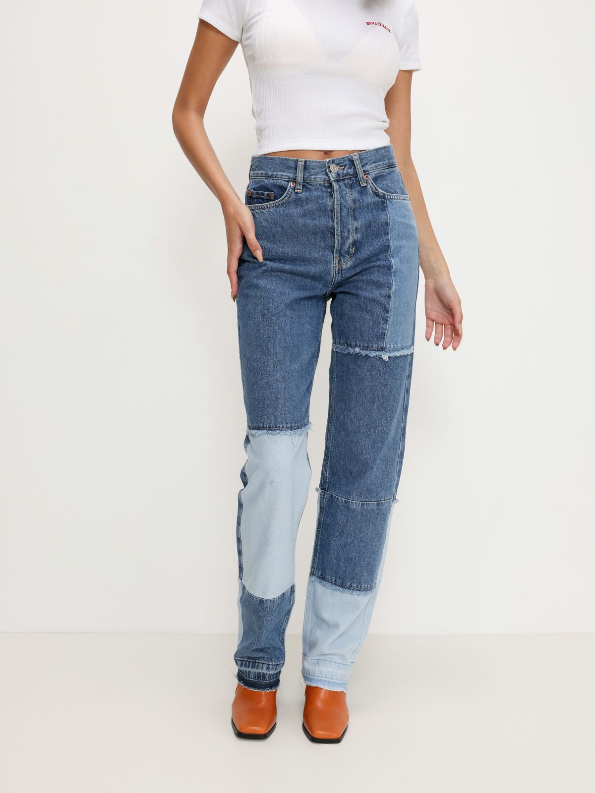  ג'ינס ארוך בשילוב פאצ'ים של URBAN OUTFITTERS
