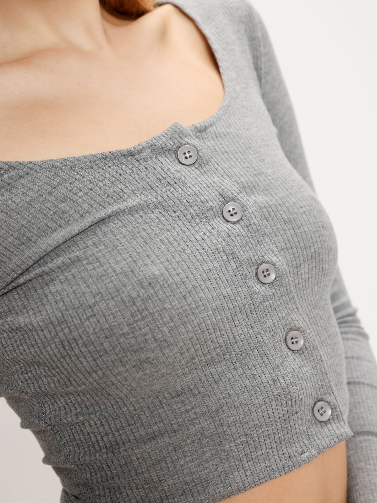 חולצת קרופ עם כפתורים / TEEN של MOMENT