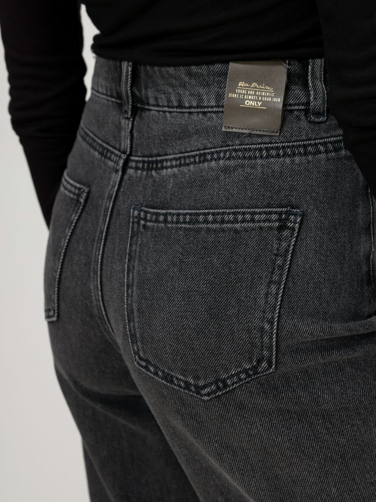  ג'ינס ווש בגזרה ישרה / נשים של ONLY