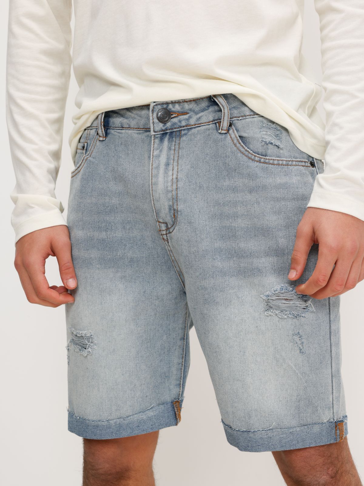  ג'ינס ווש קצר עם קרעים של FOX