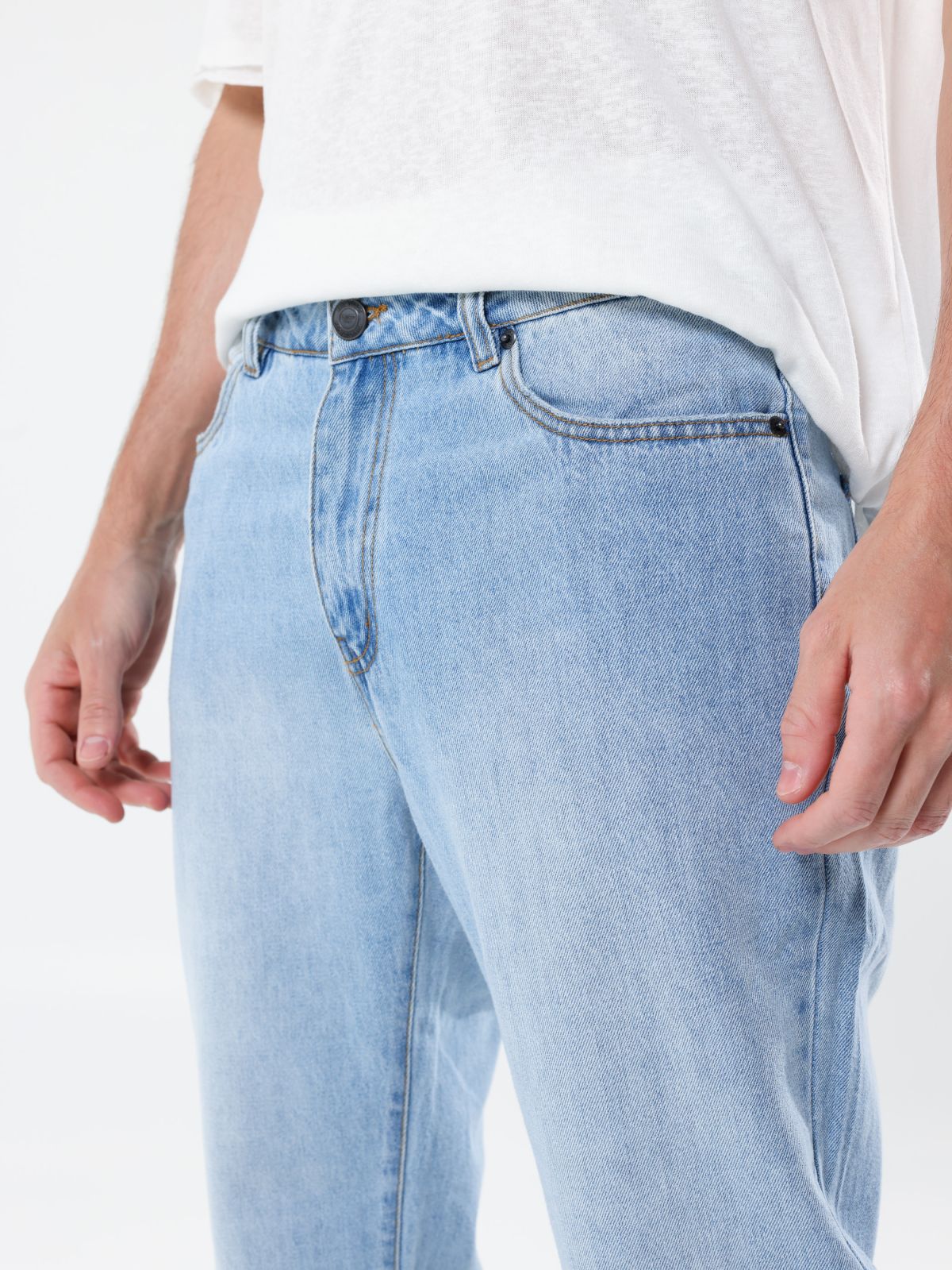  ג'ינס ארוך בגזרת Straight של FOX