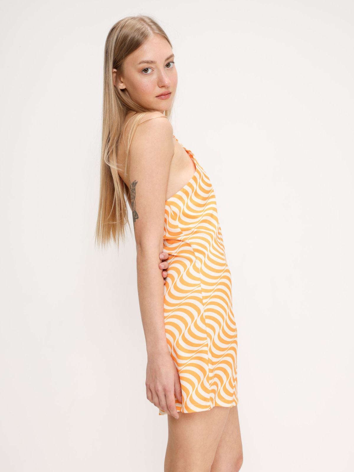  שמלת מיני קולר בהדפס גלים של TERMINAL X