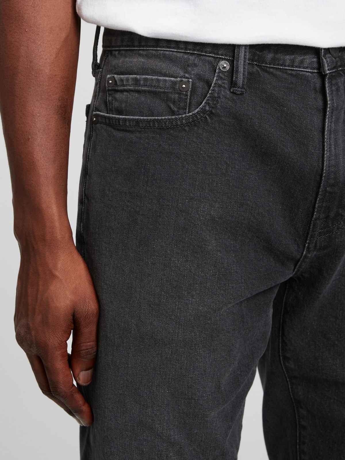  ג'ינס בייסיק בגזרה ישרה של GAP