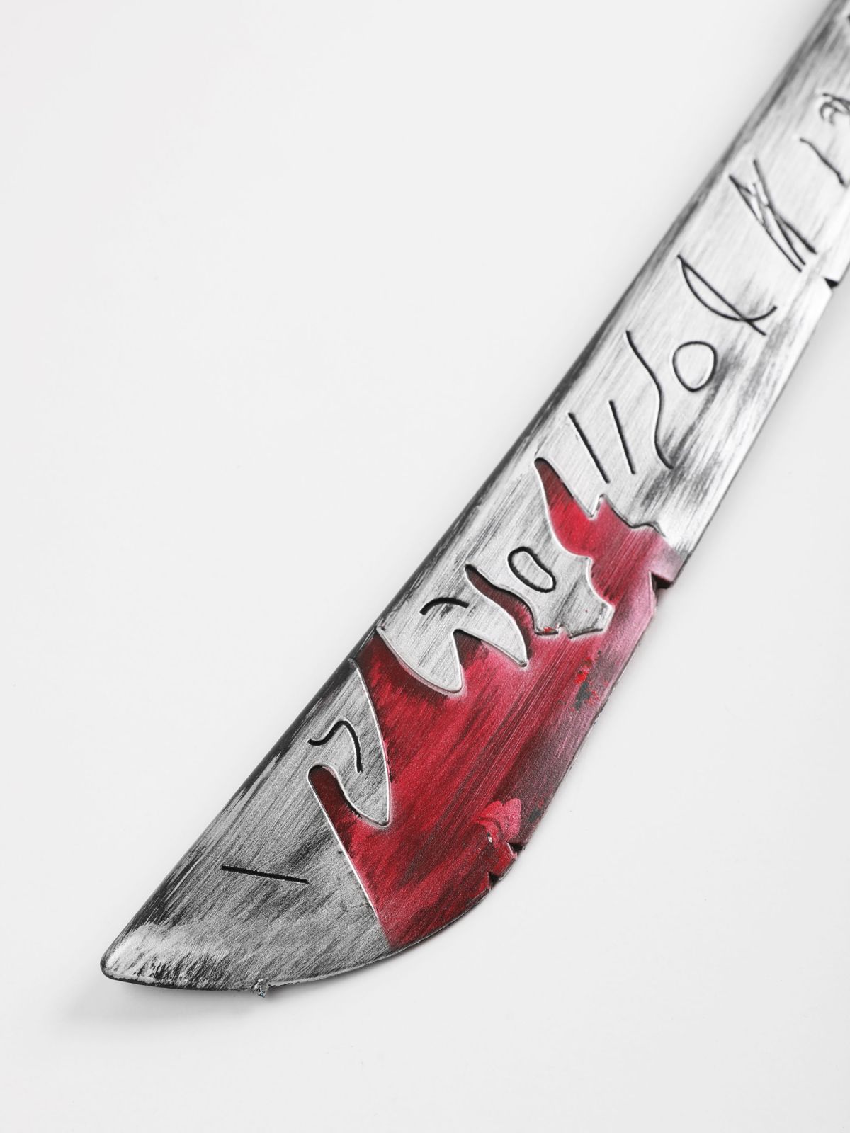  חרב בסגנון מצ'טה עם דם / תחפושות של SHOSHI ZOHAR