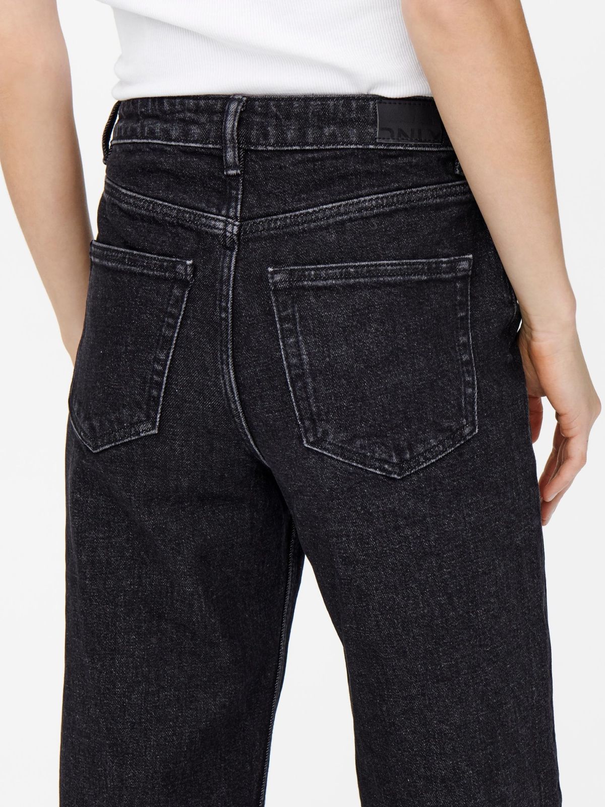  ג'ינס ווש בגזרה רחבה של ONLY