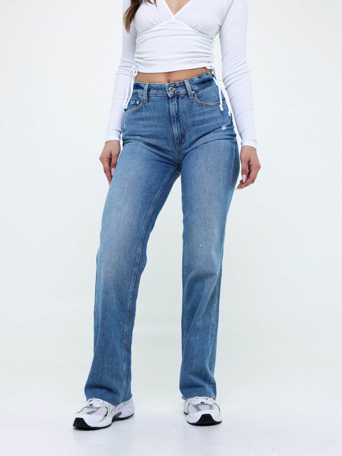  ג'ינס ארוך עם שפשופים של GUESS