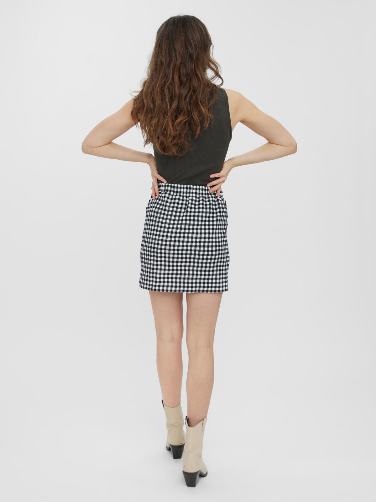  חצאית מיני בהדפס משבצות של VERO MODA