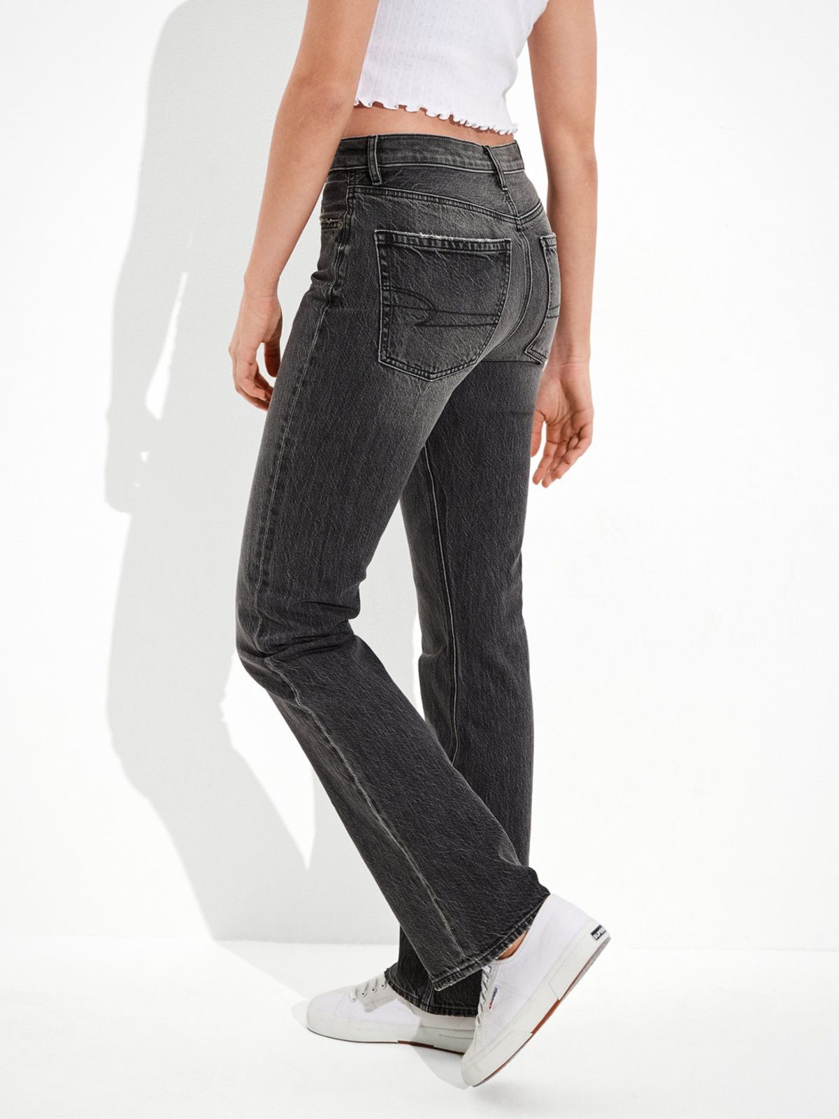  ג'ינס ארוך בגזרה ישרה 90S BOOTCUT JEANS של AMERICAN EAGLE