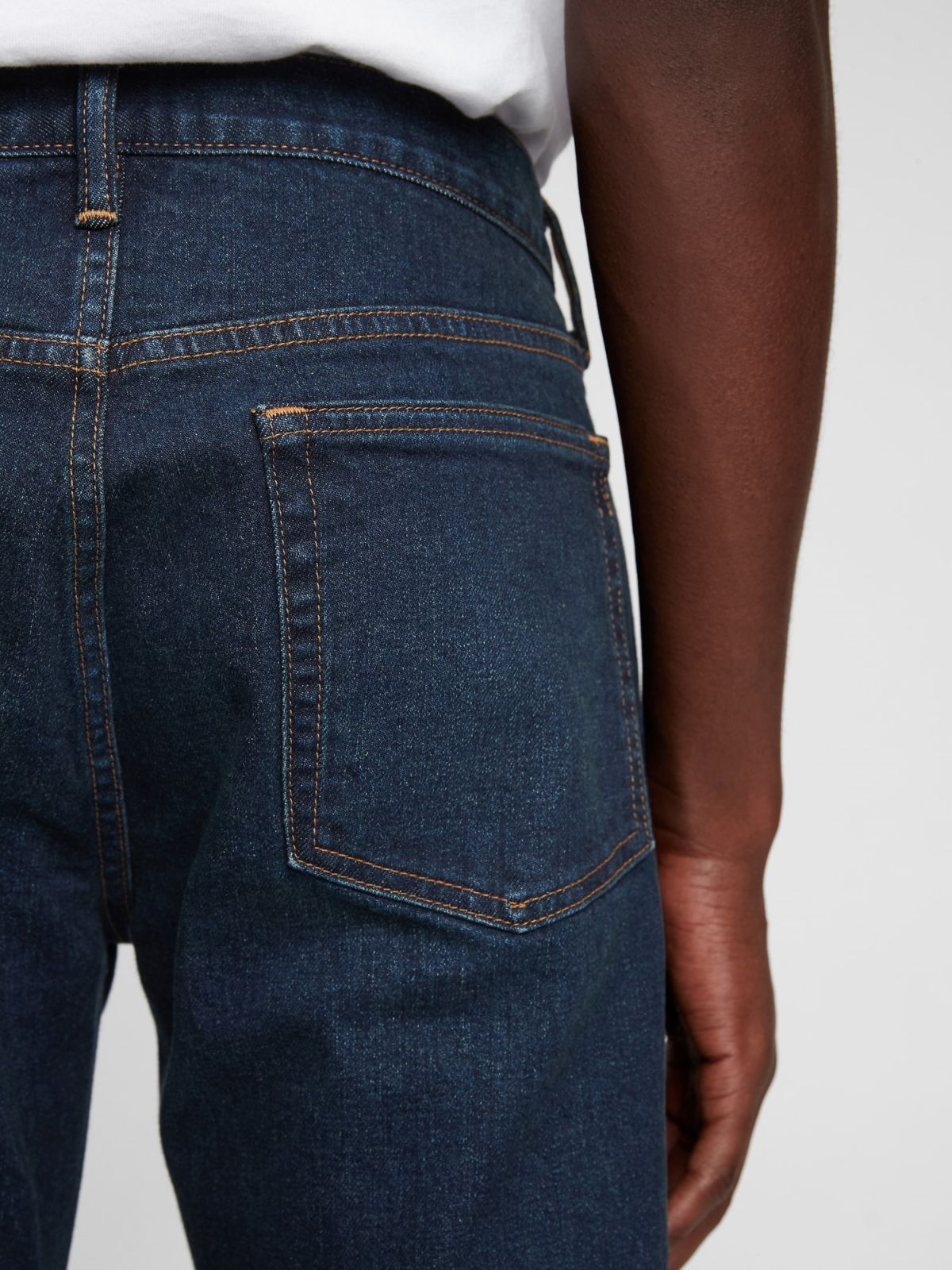  ג'ינס בגזרת SLIM FIT של GAP