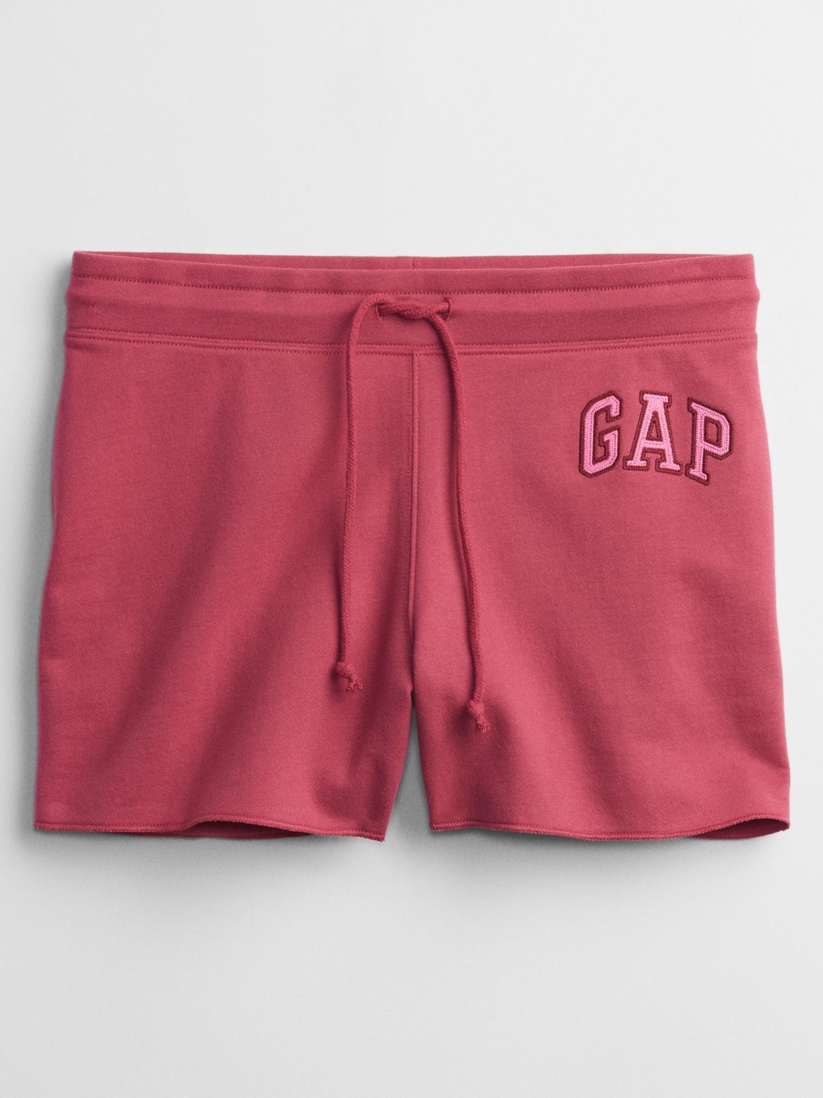  מכנסיים קצרים עם לוגו של GAP