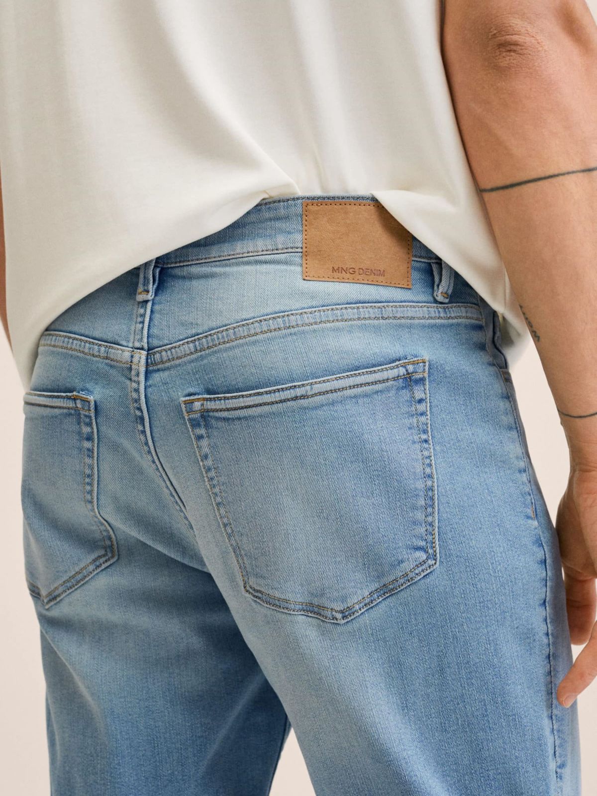  ג'ינס קצר ווש של MANGO